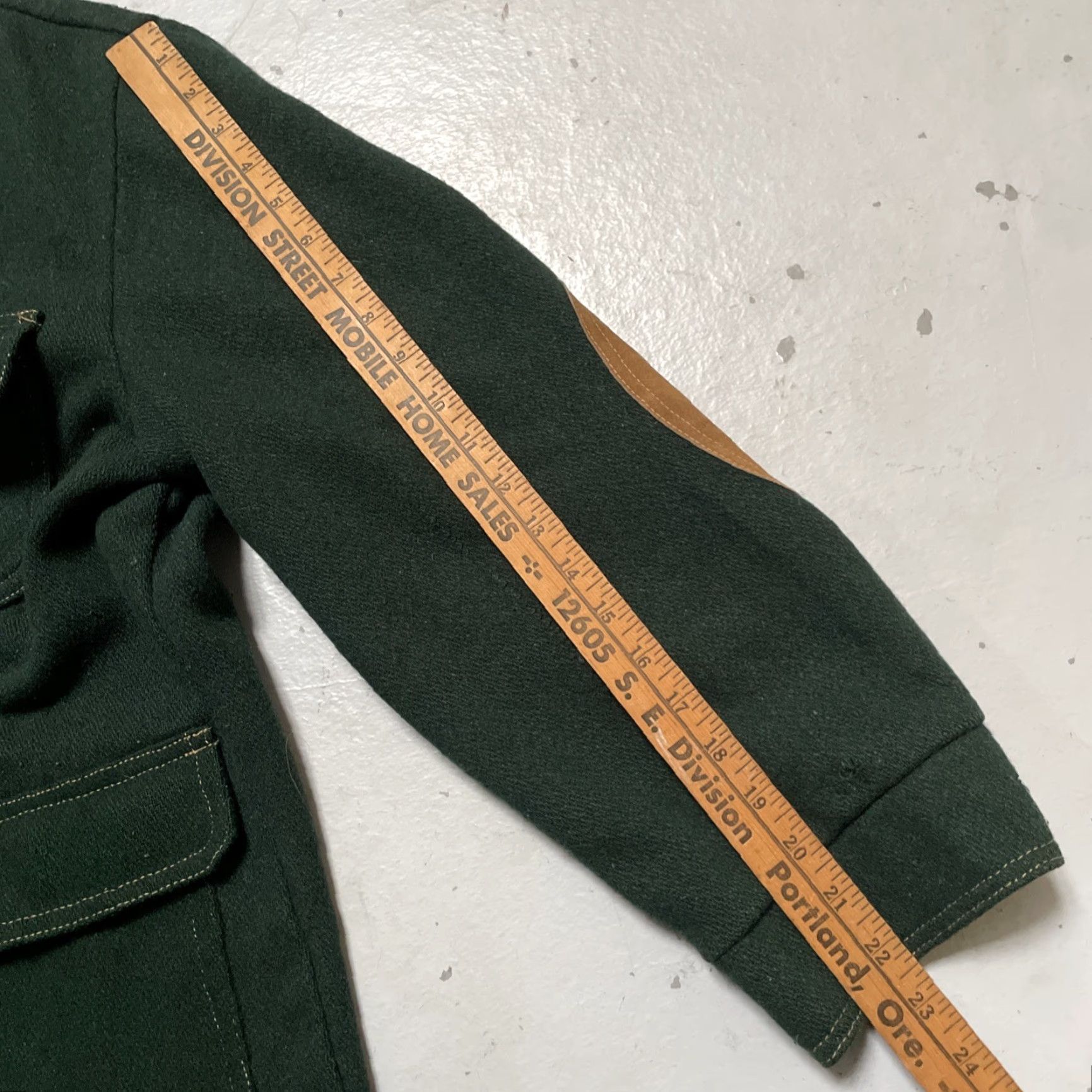 Vintage Vintage Montgomery Ward Wool Suede Leather Shooting Hunting Jacket XL Unisex Adults Green 80s Workwear Outdoor Military Fishing Hunting Pattern Size US XL / EU 56 / 4 - 7 Thumbnail