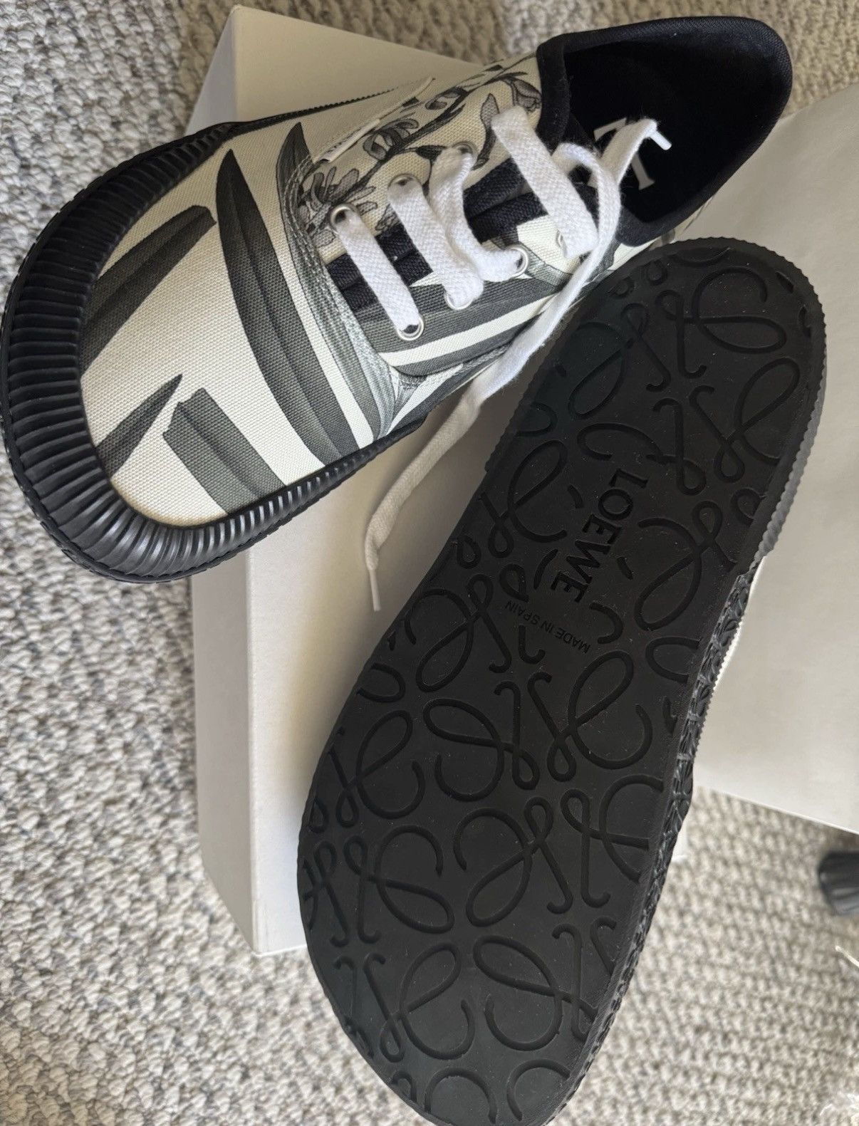 Loewe BNIB Vulca Loewe Sneakers, Size 44 Size US 11 / EU 44 - 5 Thumbnail