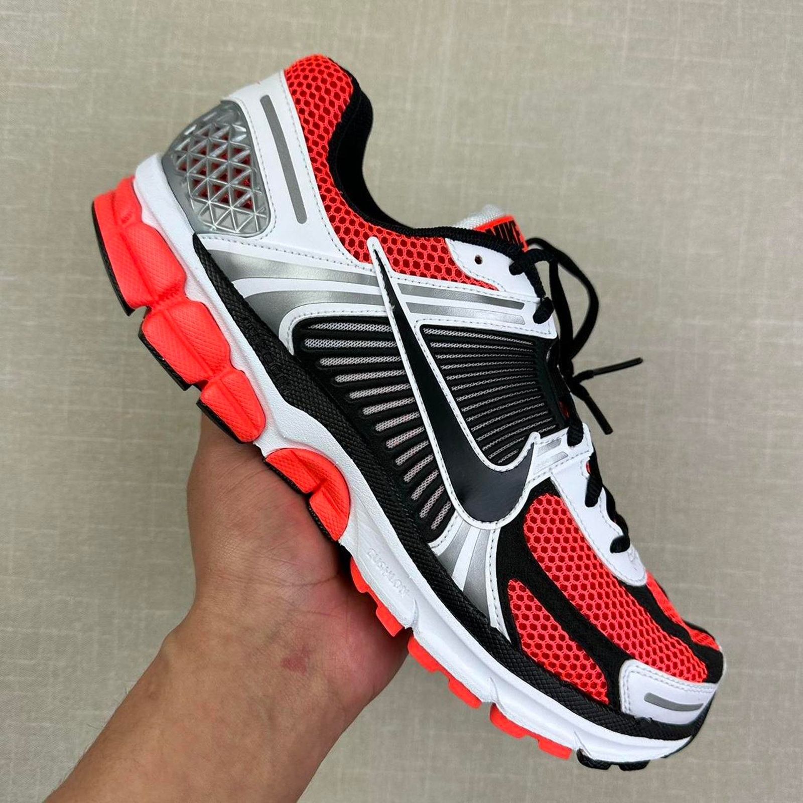 Nike Nike Zoom Vomero 5 "Bright Crimson" Men 8.5 Size US 8.5 / EU 41-42 - 1 Thumbnail