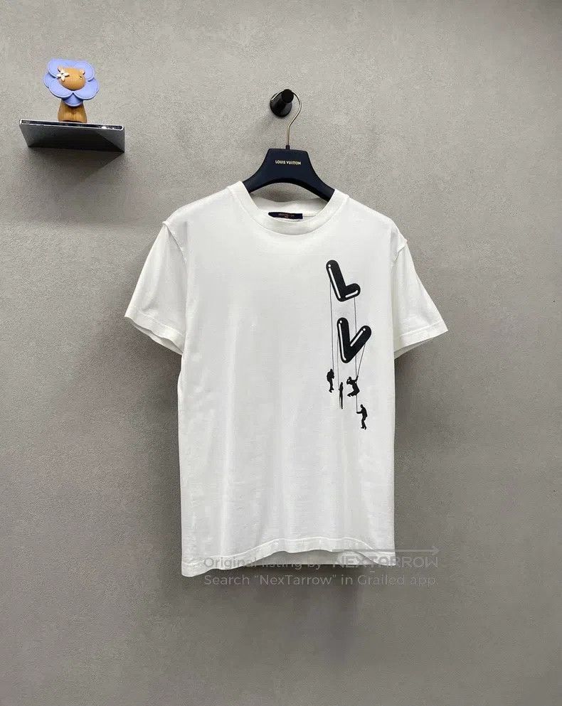 Louis Vuitton Louis Vuitton Paratrooper printed white short sleeve Size US XS / EU 42 / 0 - 3 Thumbnail