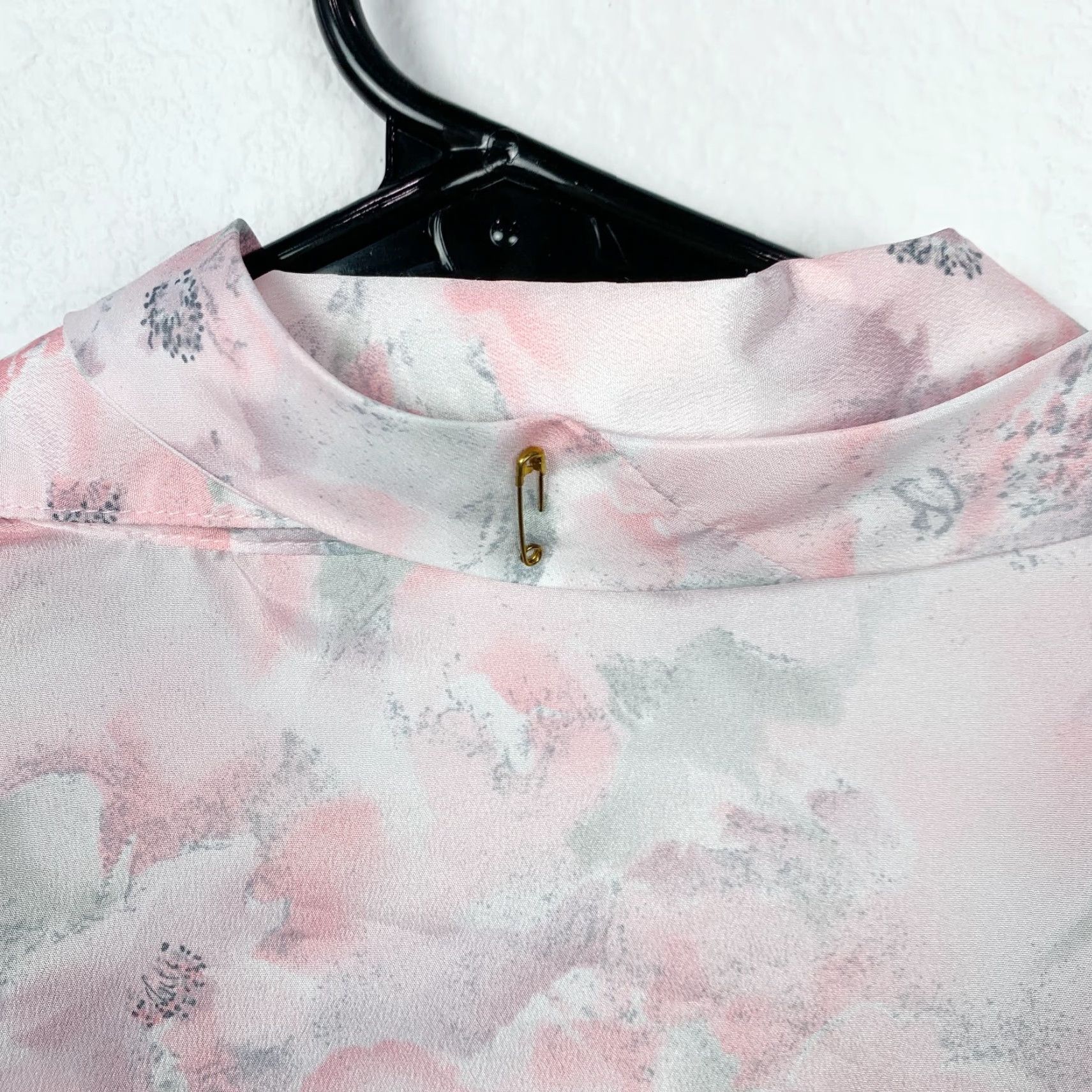 Vintage VINTAGE Pykettes Shirt Abstract Floral Slick Lightweight Button Up Tie Neck 12 Pink 1980s Secretary/Geek Mens Womens Size XL / US 12-14 / IT 48-50 - 6 Thumbnail