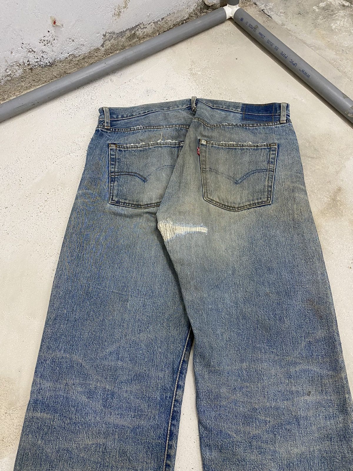 Levi's Vintage 90s Levis 501 Japan Selvedge Button Fly J09 Distress Size US 34 / EU 50 - 12 Thumbnail
