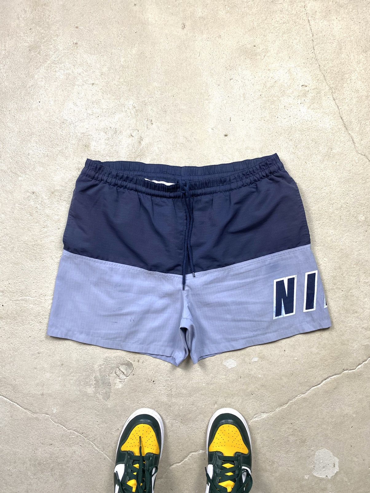 Nike Vintage 1990’s Nike Shorts Big Logo Tn Zm 95 97 Hype Y2K Size US 36 / EU 52 - 1 Thumbnail