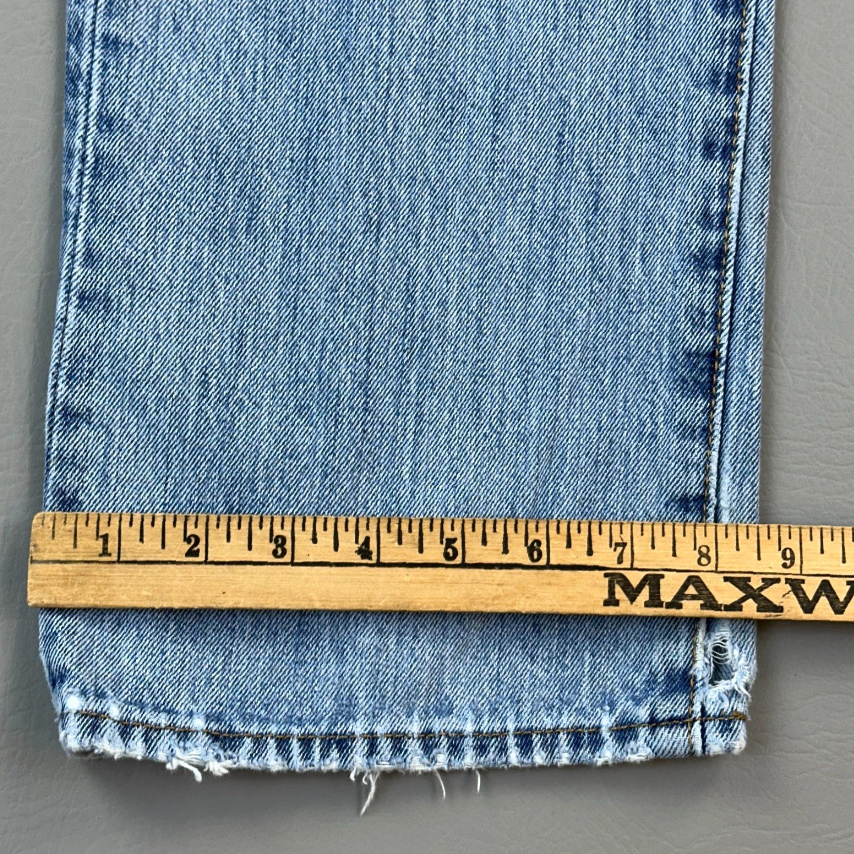 Levi's Levi's 501 Jeans Mens 34x29 Medium Wash Original Fit Straight Button Fly Casual Regular Denim Blue 90s Cowboy Retro Size US 34 / EU 50 - 4 Thumbnail