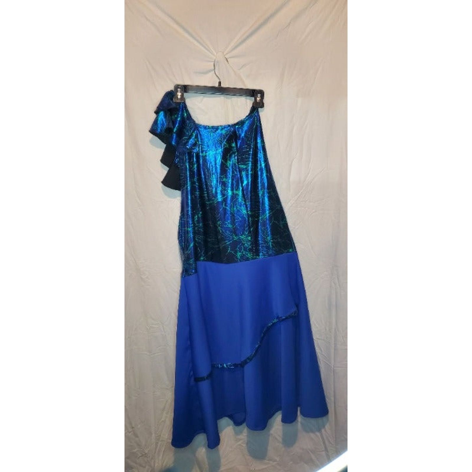 Handmade Metallic Blue One-Shoulder Handmade Dress Size 1X Size XXL / US 16-18 / IT 52-54 - 1 Thumbnail