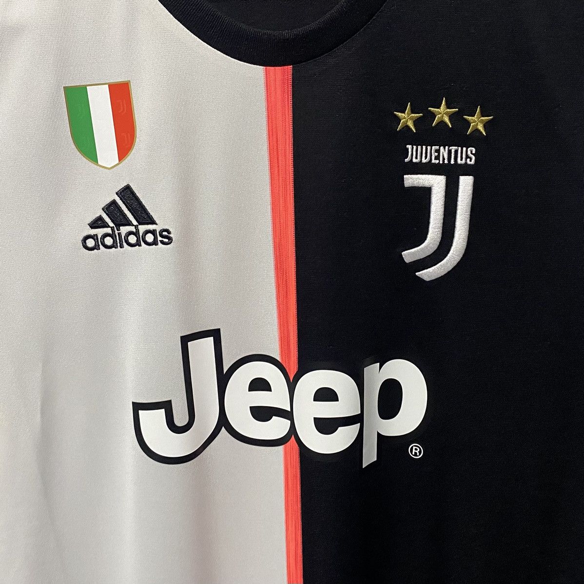 Adidas Juventus 2019-2020 648uffon Home Jersey Cristiano Ronaldo Size US M / EU 48-50 / 2 - 3 Thumbnail