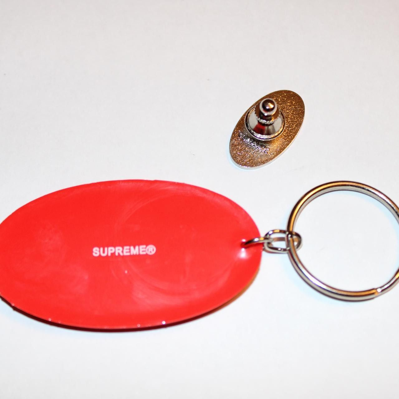 Supreme Supreme 666 Oval Pin Keychain Set Size ONE SIZE - 2 Thumbnail
