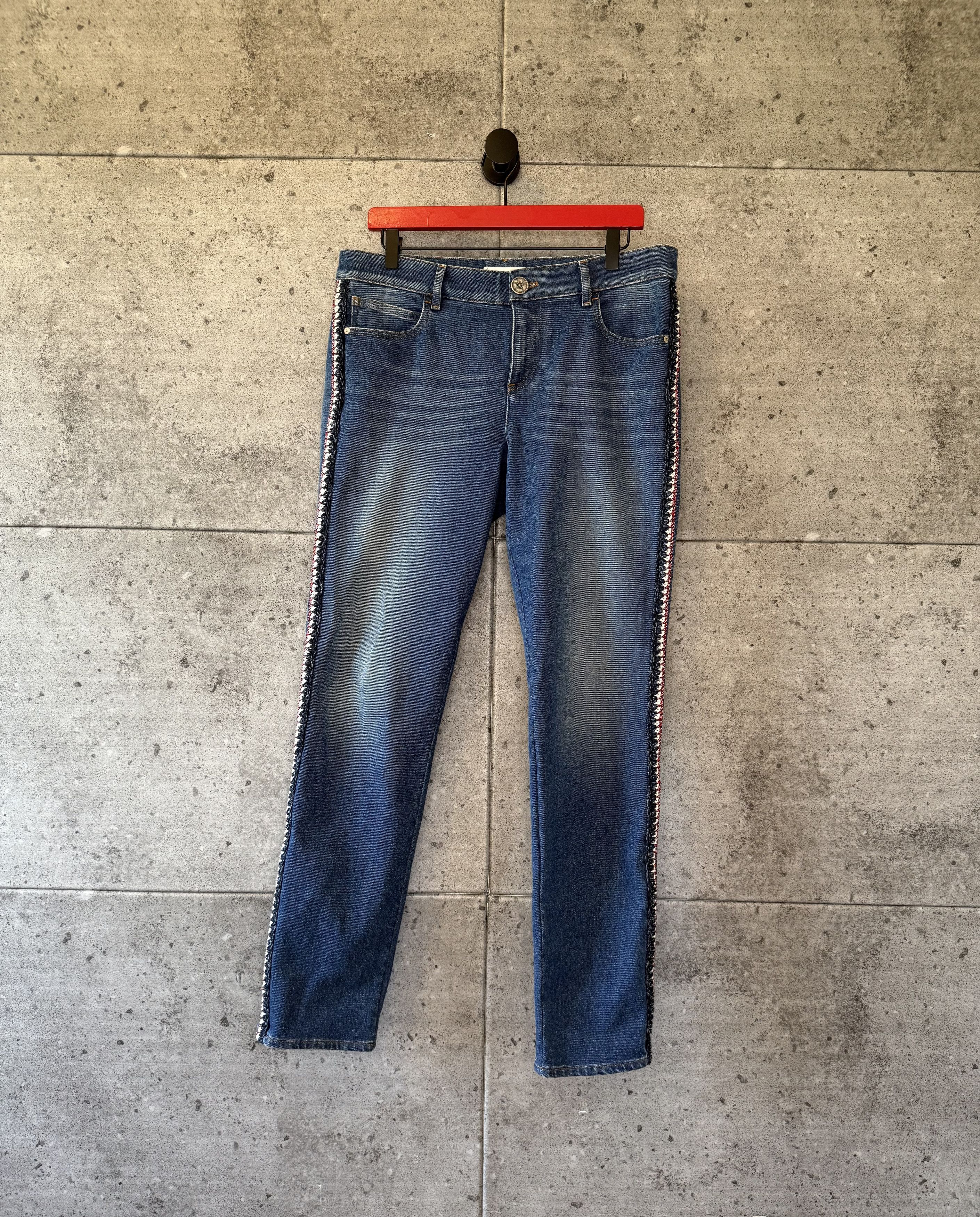 Chanel Chanel skinny embroidered double C denim Size US 31 - 2 Thumbnail