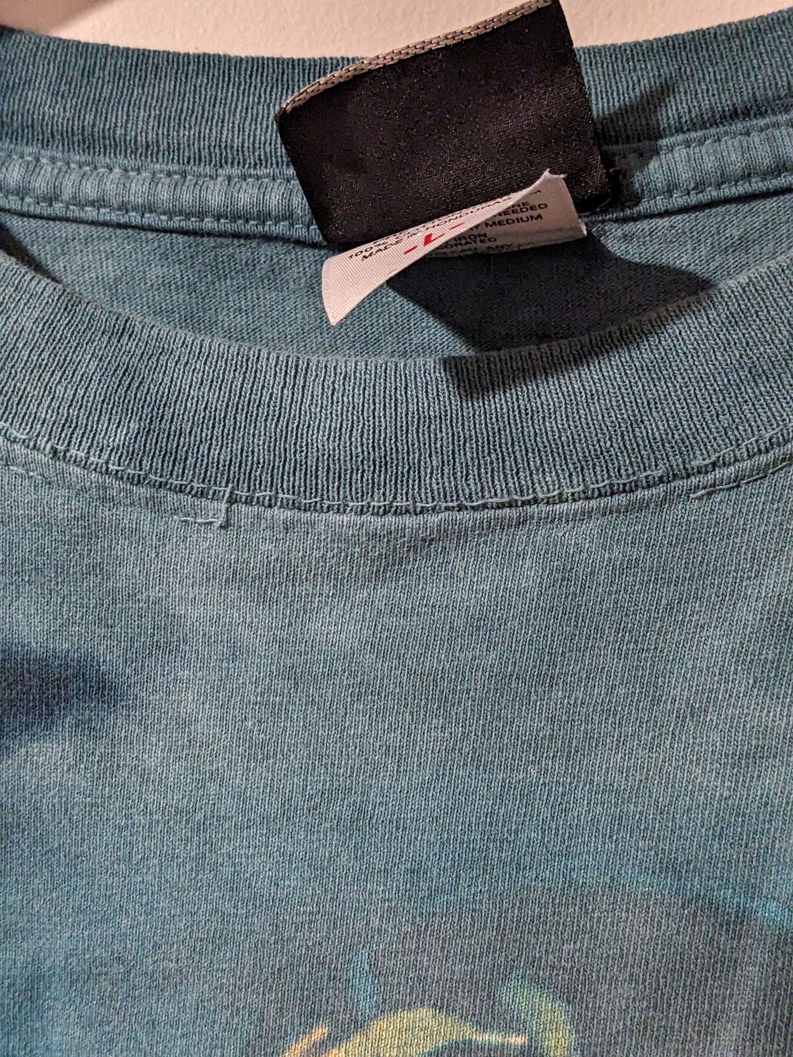 Band Tees × Pink Floyd × Vintage Vintage 2007 Pink Floyd The Wall Liquid Blue Large T-Shirt Size US L / EU 52-54 / 3 - 5 Thumbnail