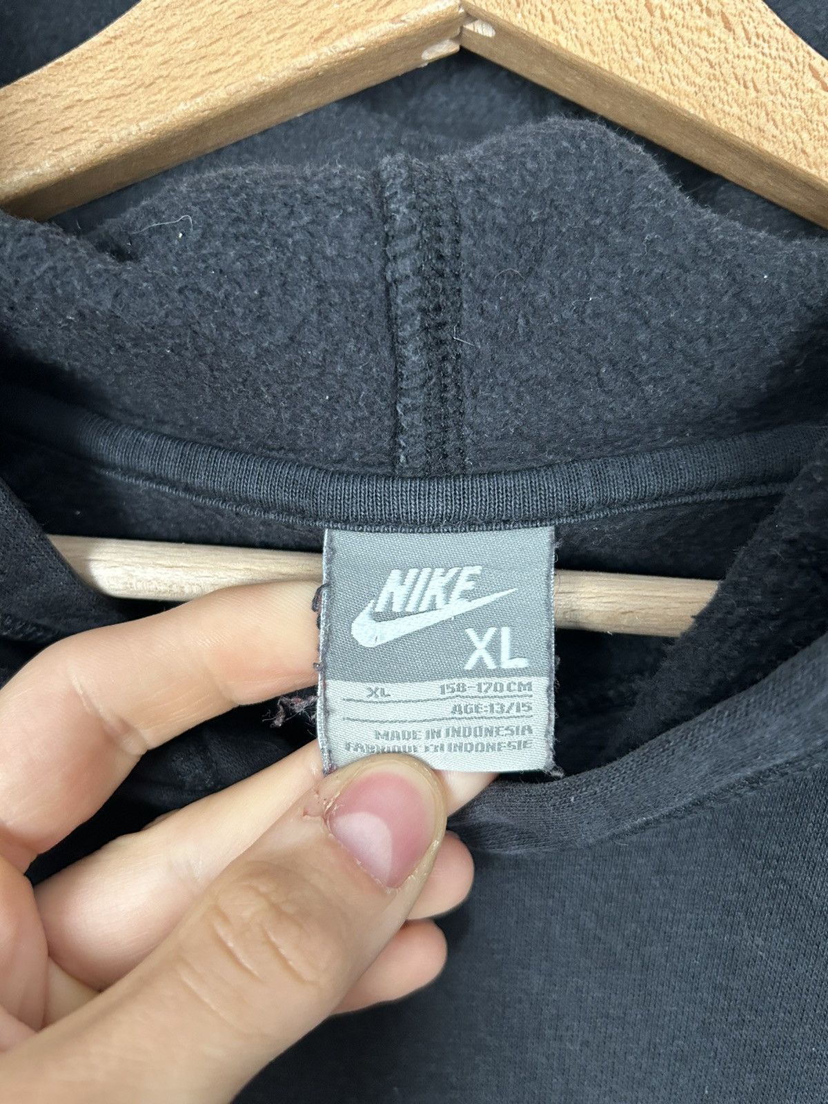 Nike × Vintage Vintage Nike Y2K Center Logo Swoosh Black Hoodie Hype Skate Size US S / EU 44-46 / 1 - 6 Thumbnail