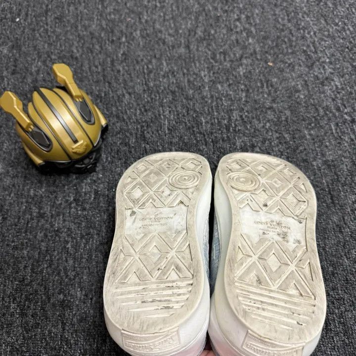Louis Vuitton Louis Vuitton Tattoo Logo Sneakers for Men and Women -2508 Size US 8.5 / EU 41-42 - 4 Thumbnail