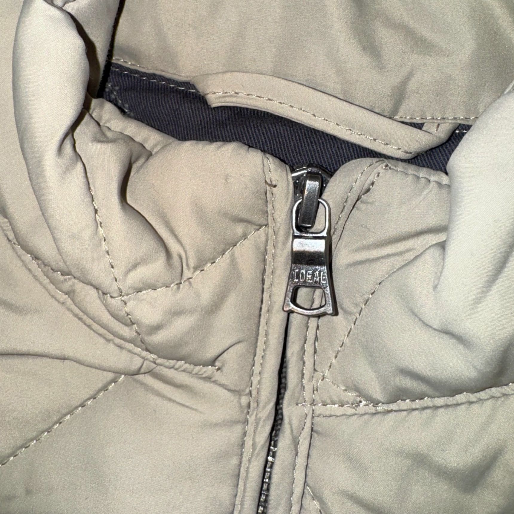 Vintage Crown & Ivy Quilted Full Zip Vest Mens M Beige/Gray Golf Sport Hiking Size US M / EU 48-50 / 2 - 2 Thumbnail