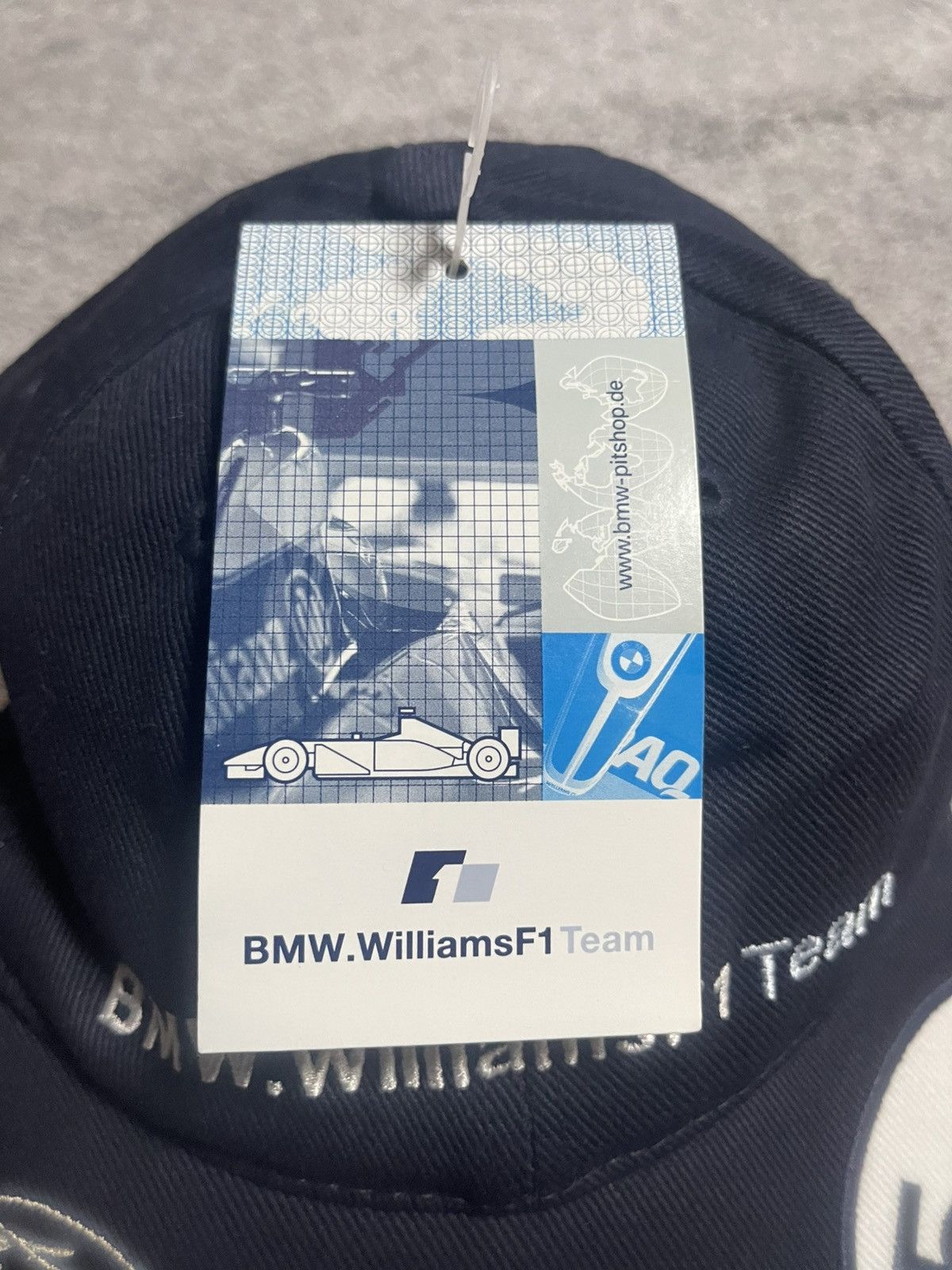 BMW × Formula 1 BMW WILLIAMS F1 CAP VINTAGE CAP FORMULA 1 HAT 2002 NEW Size ONE SIZE - 9 Thumbnail
