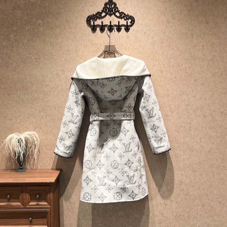 Louis Vuitton Louis Vuitton Light grey big presbyopia reversible coat Size 4XL / US 24-26 - 4 Thumbnail