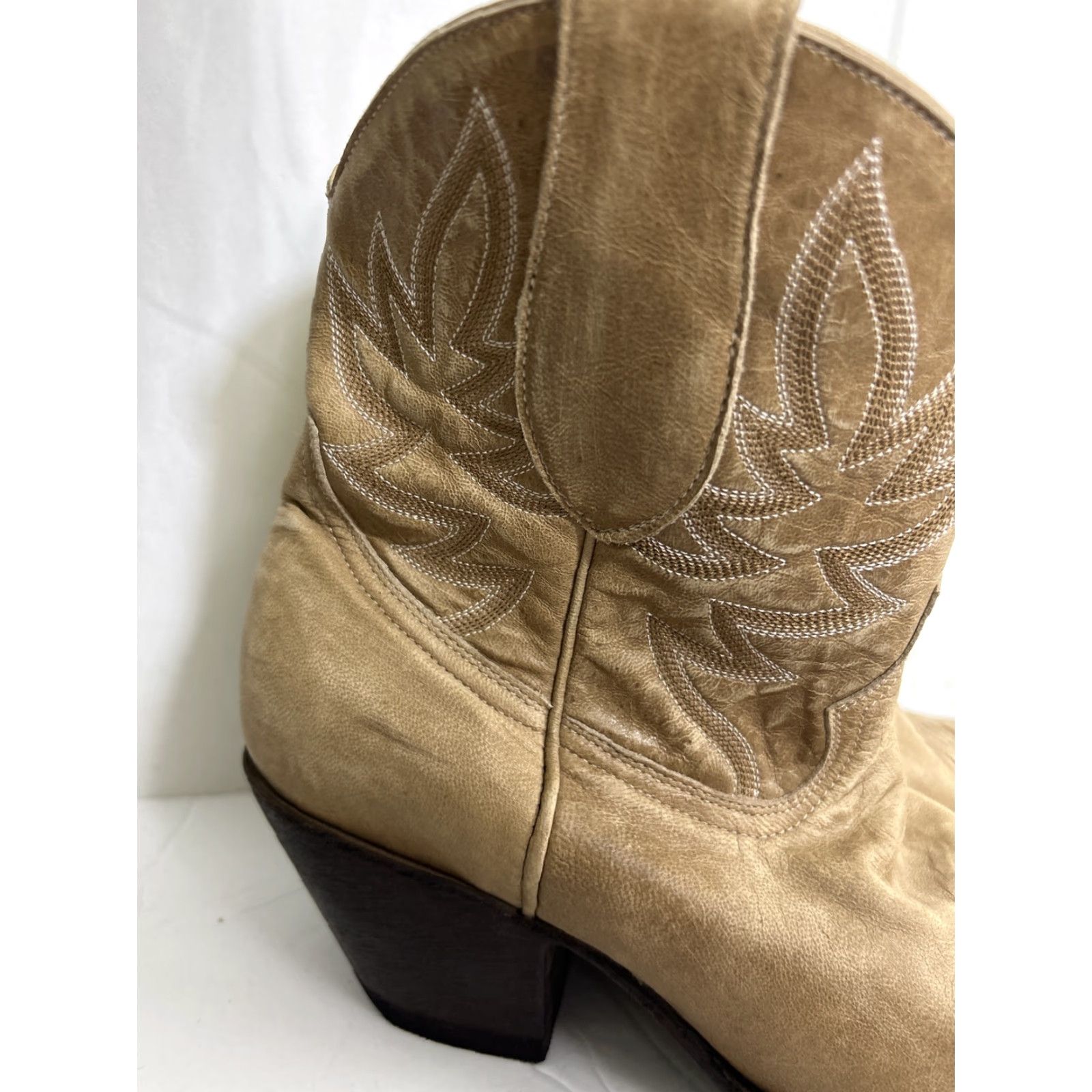 Vintage VINTAGE Idyllwind by Miranda Lambert Boots Ankle Beige Metal Tip Toe Womens 10B Leather Boots Size US 10 / IT 40 - 4 Thumbnail