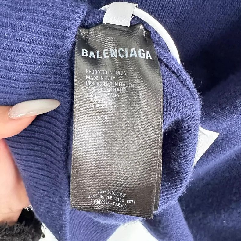 Balenciaga Balenciaga Crewneck pullover with embroidered chest logo sw Size US S / EU 44-46 / 1 - 7 Thumbnail