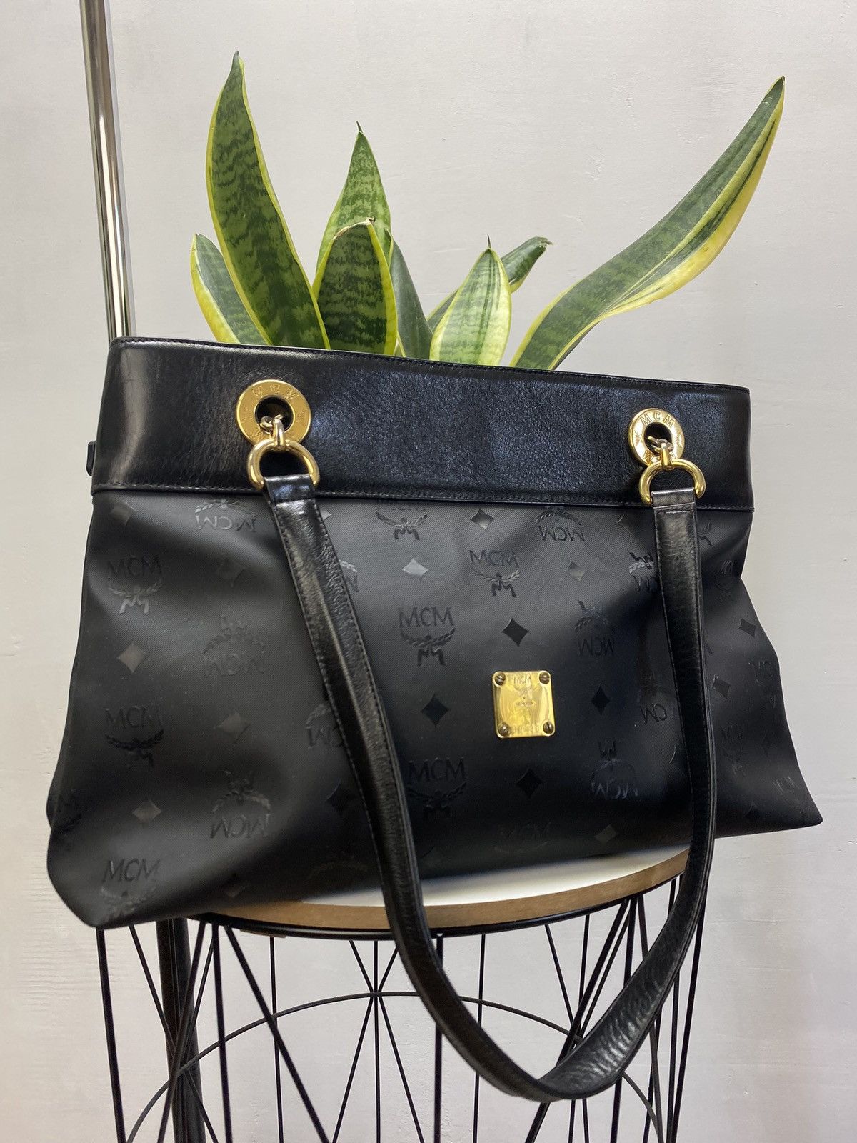Japanese Brand × MCM MCM Tote Bag Vintage Leather Bag Made in Germany Size ONE SIZE - 19 Thumbnail