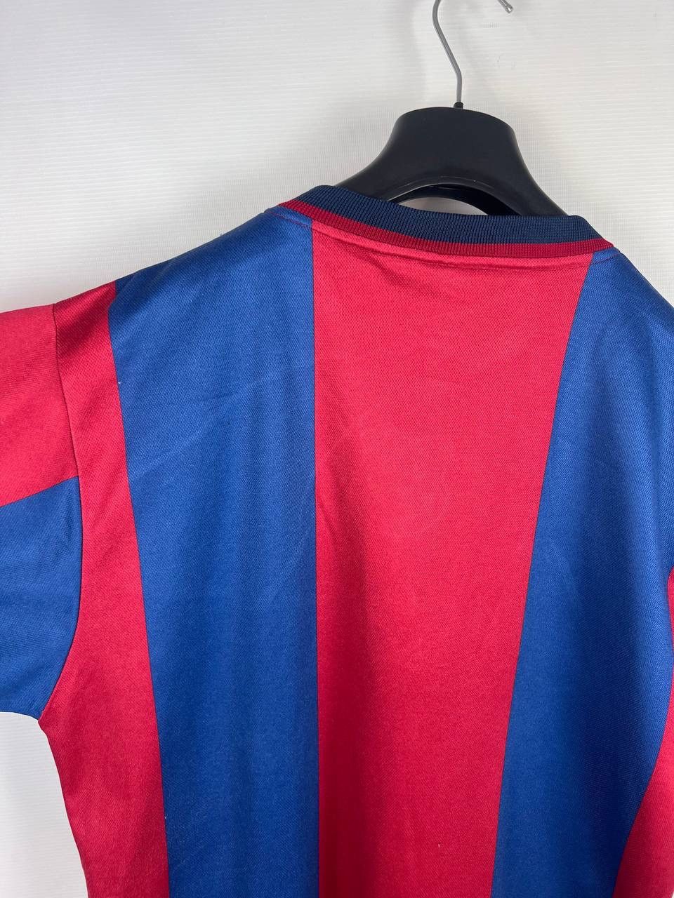 Nike Barcelona 1998/99 Nike jersey vintage t-shirts size L Size US L / EU 52-54 / 3 - 14 Thumbnail