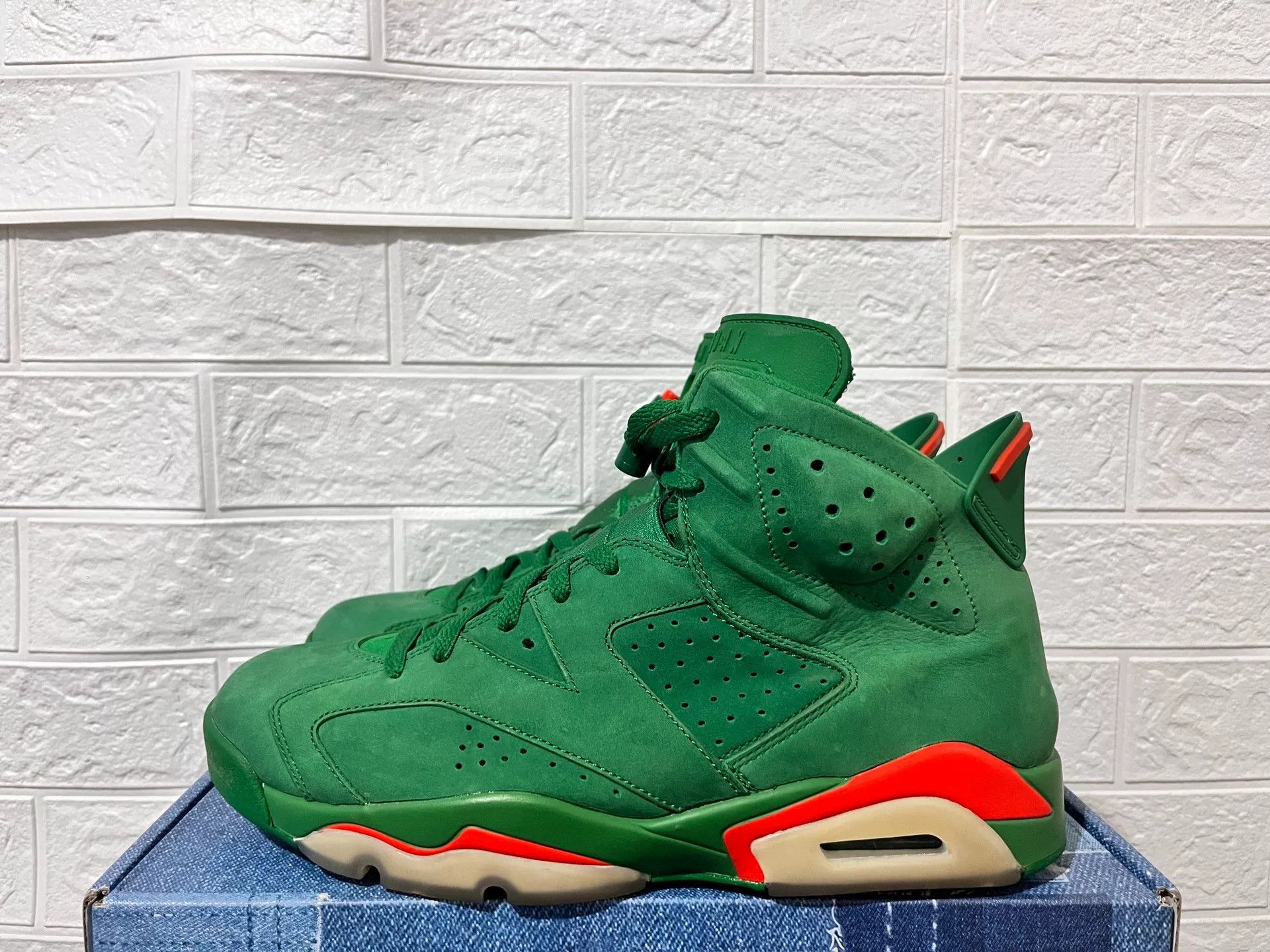 Nike Nike AJ6 Green Lowtop Sneakers 11 Men Size US 11 / EU 44 - 1 Thumbnail