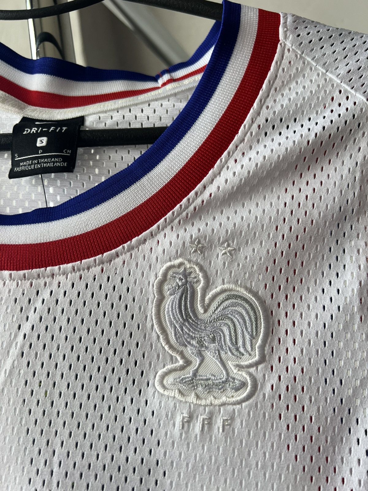 Nike NWT 2020 FFF FRANCE TEAM FOOTBALL/BASKETBALL JERSEY VESTNIKE Size US S / EU 44-46 / 1 - 7 Thumbnail