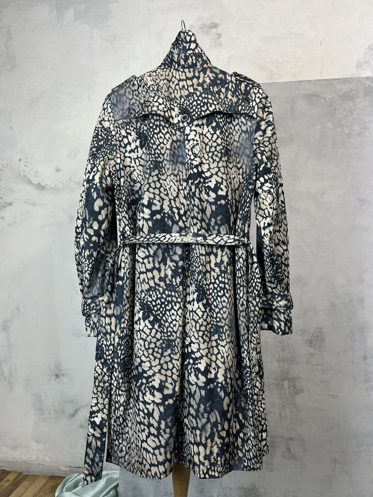 Balmain Balmain Vintage Camouflage Trench Coat Jacket Size M - L Size M / US 6-8 / IT 42-44 - 2 Thumbnail