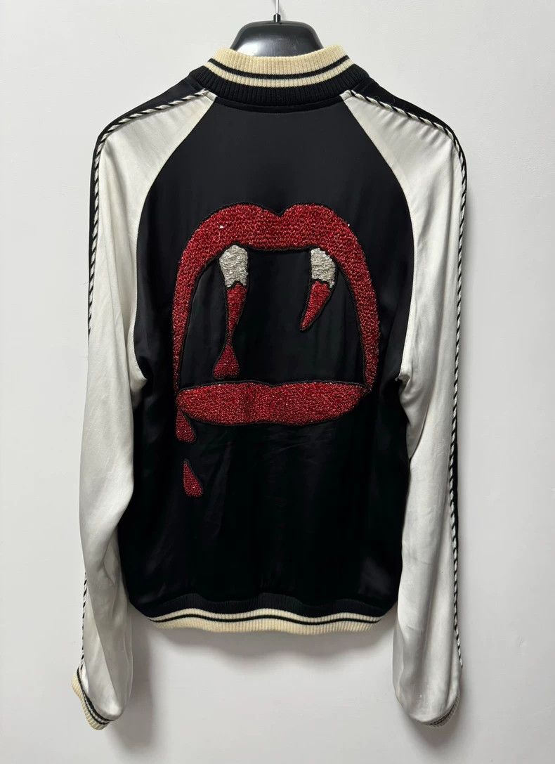 Saint Laurent Paris14ss show black and white silk blood te