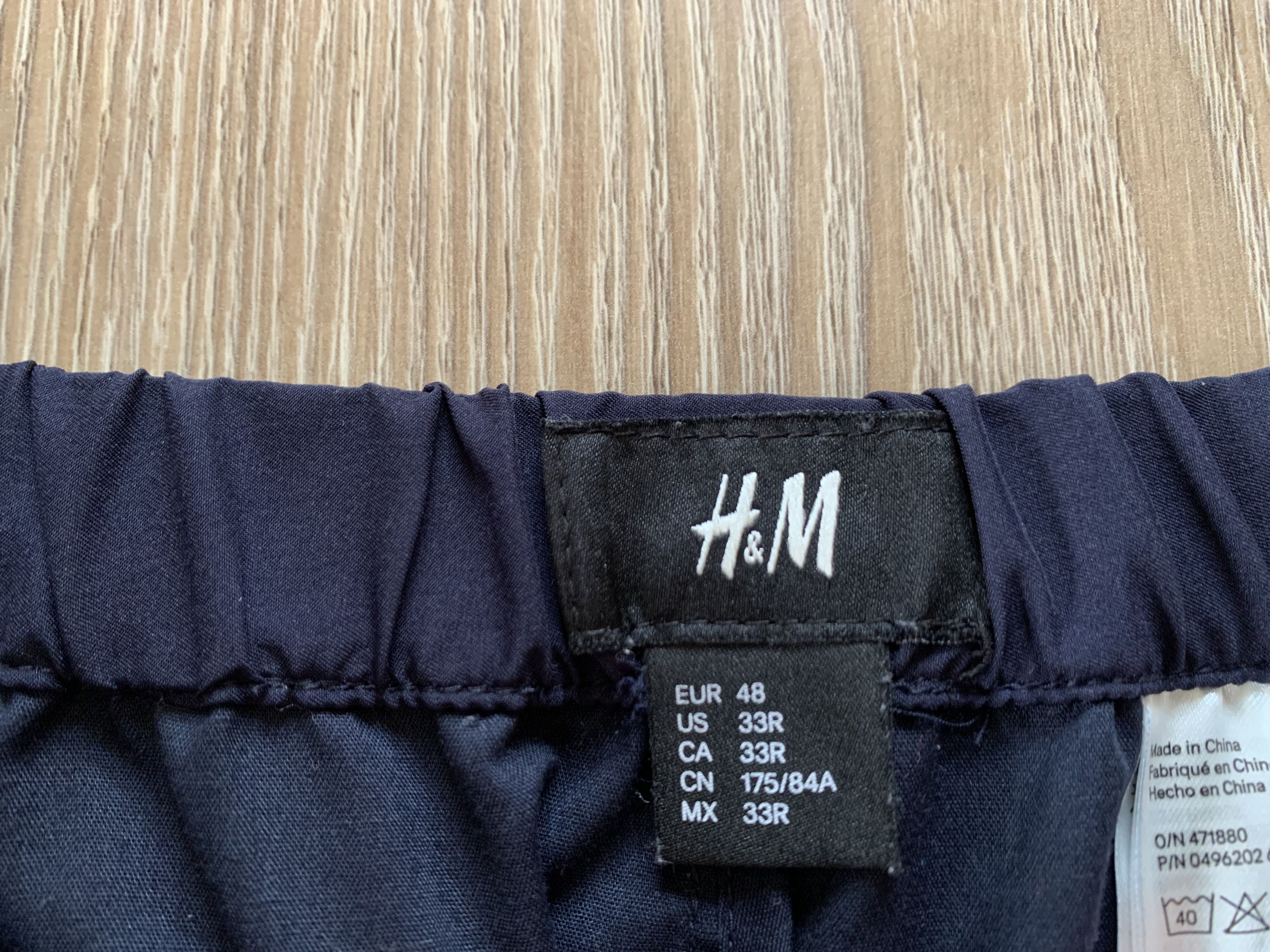 H&M Basic Casual Shorts H&M Size US 33 - 7 Thumbnail