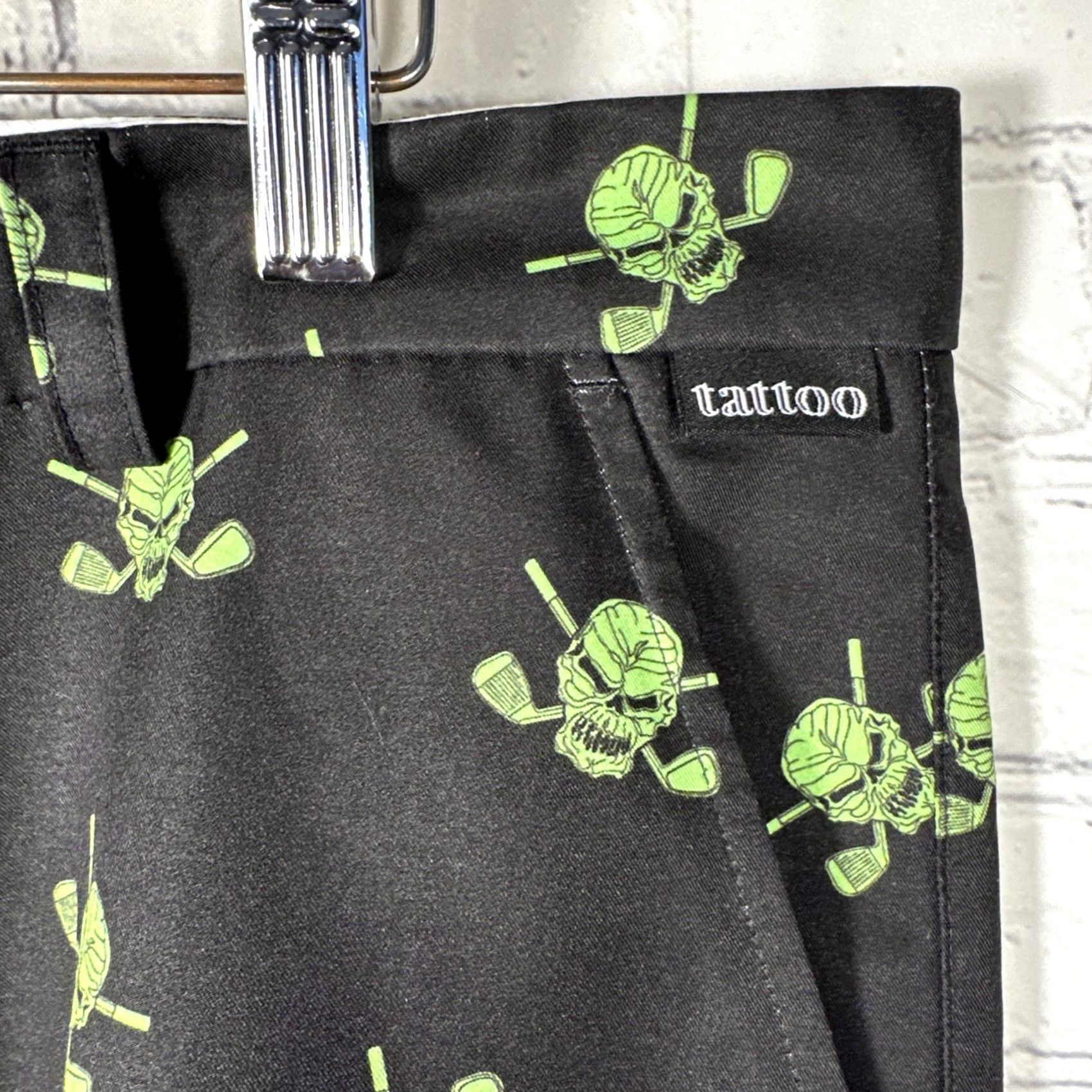 Gloverall Tattoo Golf Skulls Bermuda Shorts 40 Black Green All Over Print Golf Clubs Mens Regular 11in Inseam Size US 40 / EU 56 - 2 Thumbnail