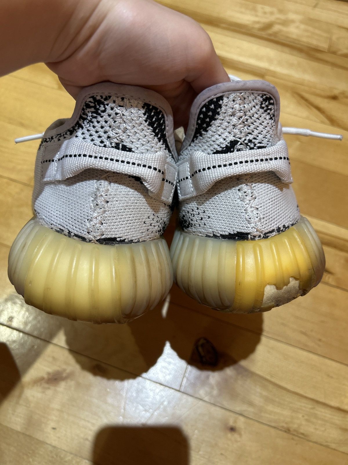 Yeezy Yeezy Boost 350 V2 Size US 10 / EU 43 - 4 Thumbnail