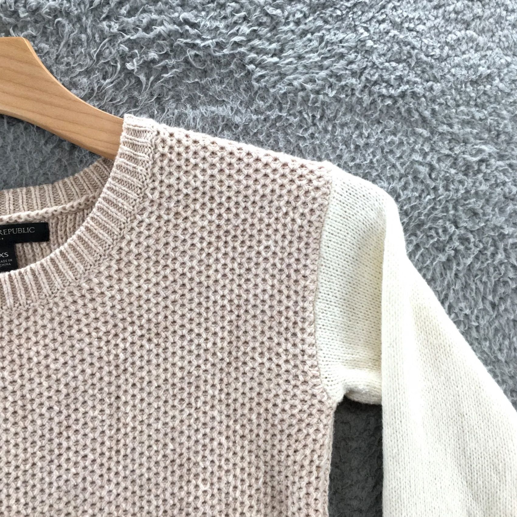 Banana Republic Banana Republic Sweater Womens XS Beige Crew Neck Long Sleeve Knitted Pull Over Size XS / US 0-2 / IT 36-38 - 3 Thumbnail