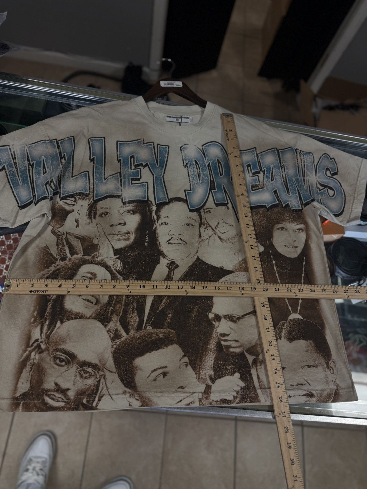 Vale Valley Rushmore Tee Size XXL Brand New Cream Blue Size US XXL / EU 58 / 5 - 6 Thumbnail