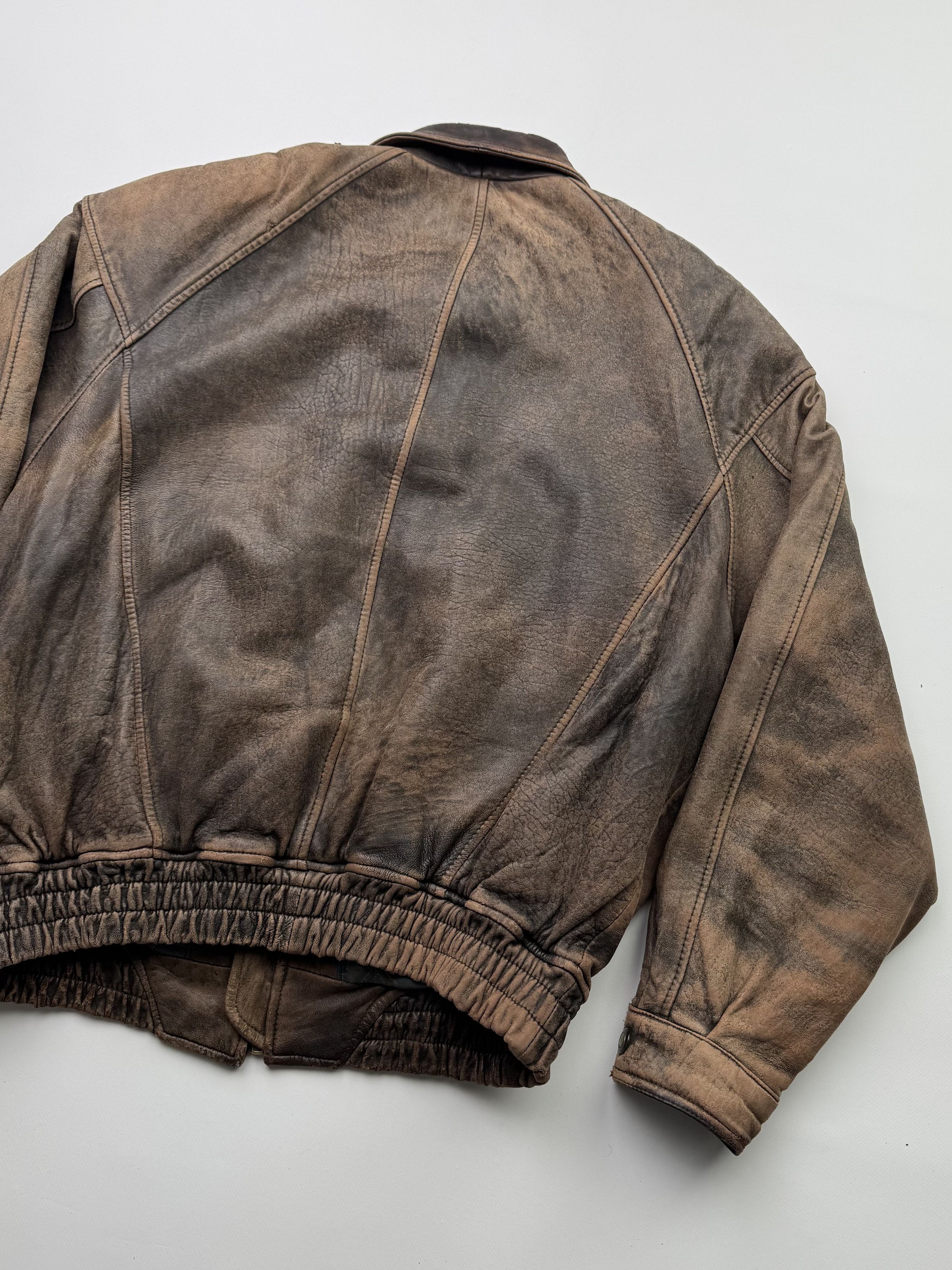 Vintage Vintage Thrashed Faded Leather Bomber Jacket B566(V10)E2 Size US XL / EU 56 / 4 - 19 Thumbnail