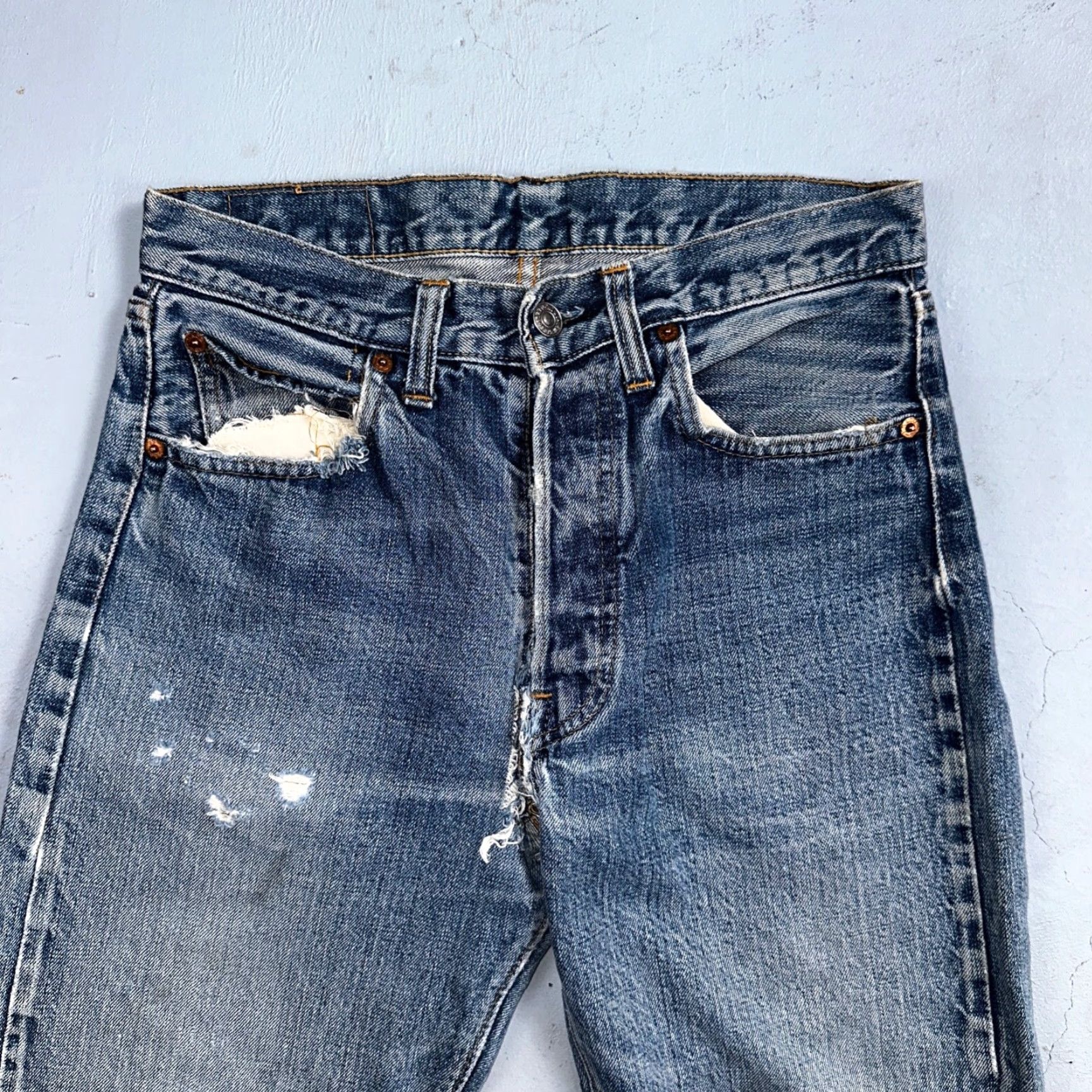 Levi's VINTAGE Levi's 501 XX Jeans 70s Redline Selvedge VTG 30x34 34 Inseam Blue Denim Distressed Button Fly Straight Mens Size US 30 / EU 46 - 2 Thumbnail