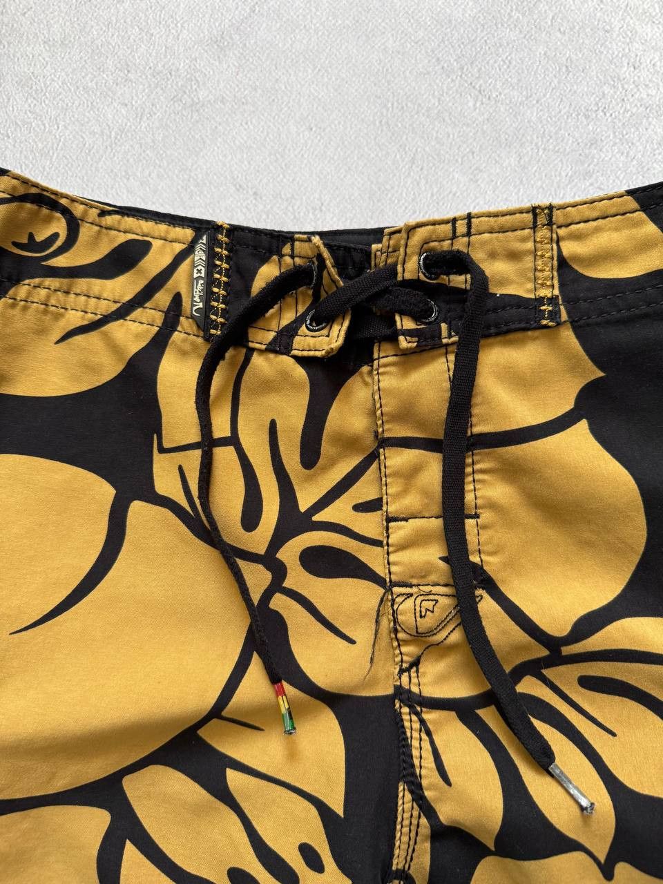 Quiksilver Vintage Y2K Quiksilver surf cargo shorts size S Size US 30 / EU 46 - 5 Thumbnail