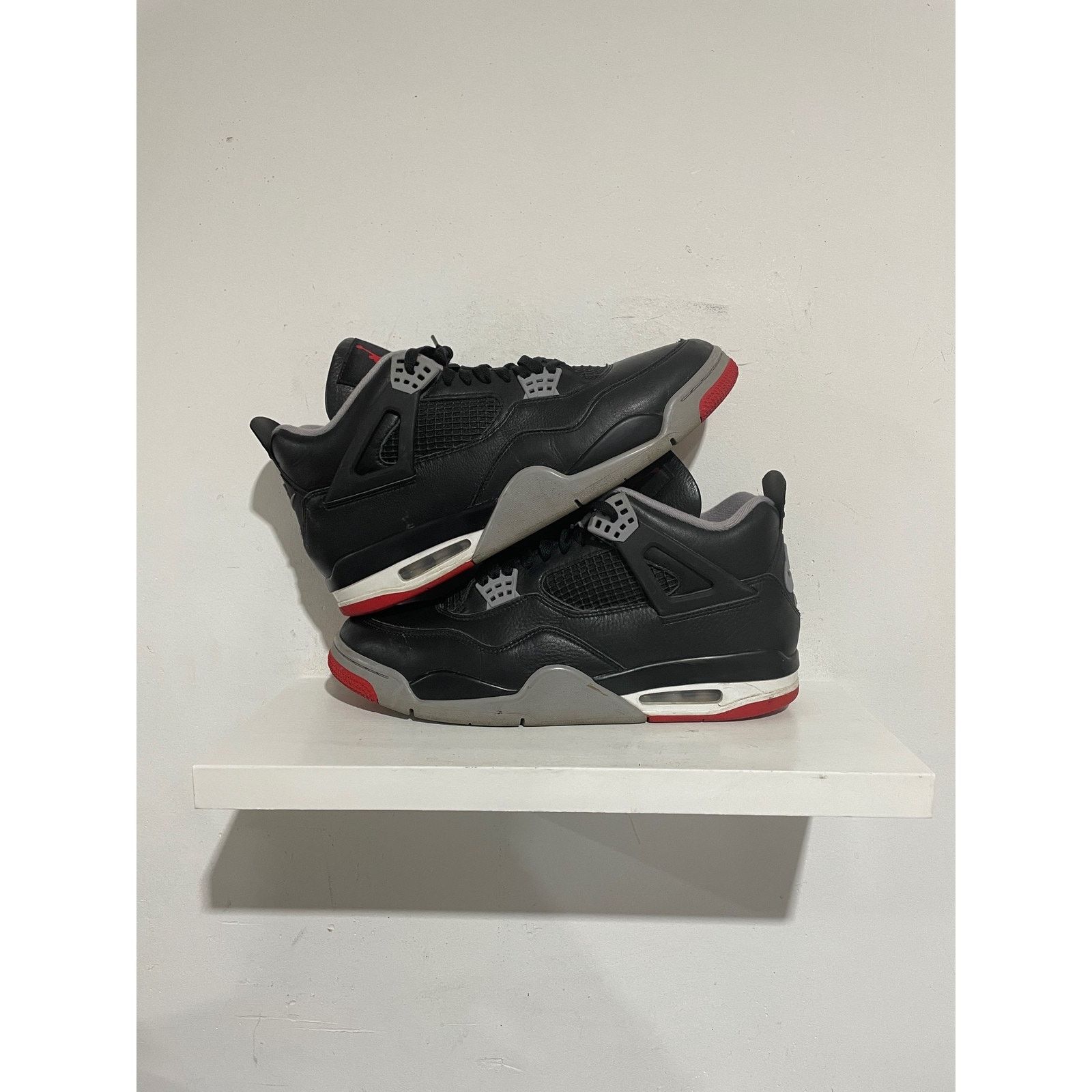 Nike JORDAN 4 RETRO BRED REIMAGINED SIZE 12.5 PREOWNED Size US 12.5 / EU 45-46 - 1 Thumbnail