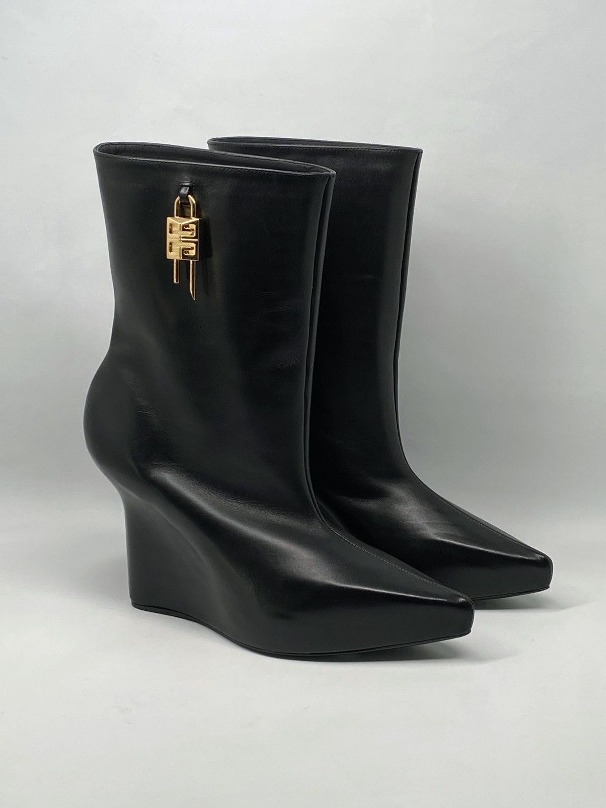 Givenchy Givenchy G-Lock Ankle Boots in Leather size 38 Size US 8 / IT 38 - 9 Thumbnail