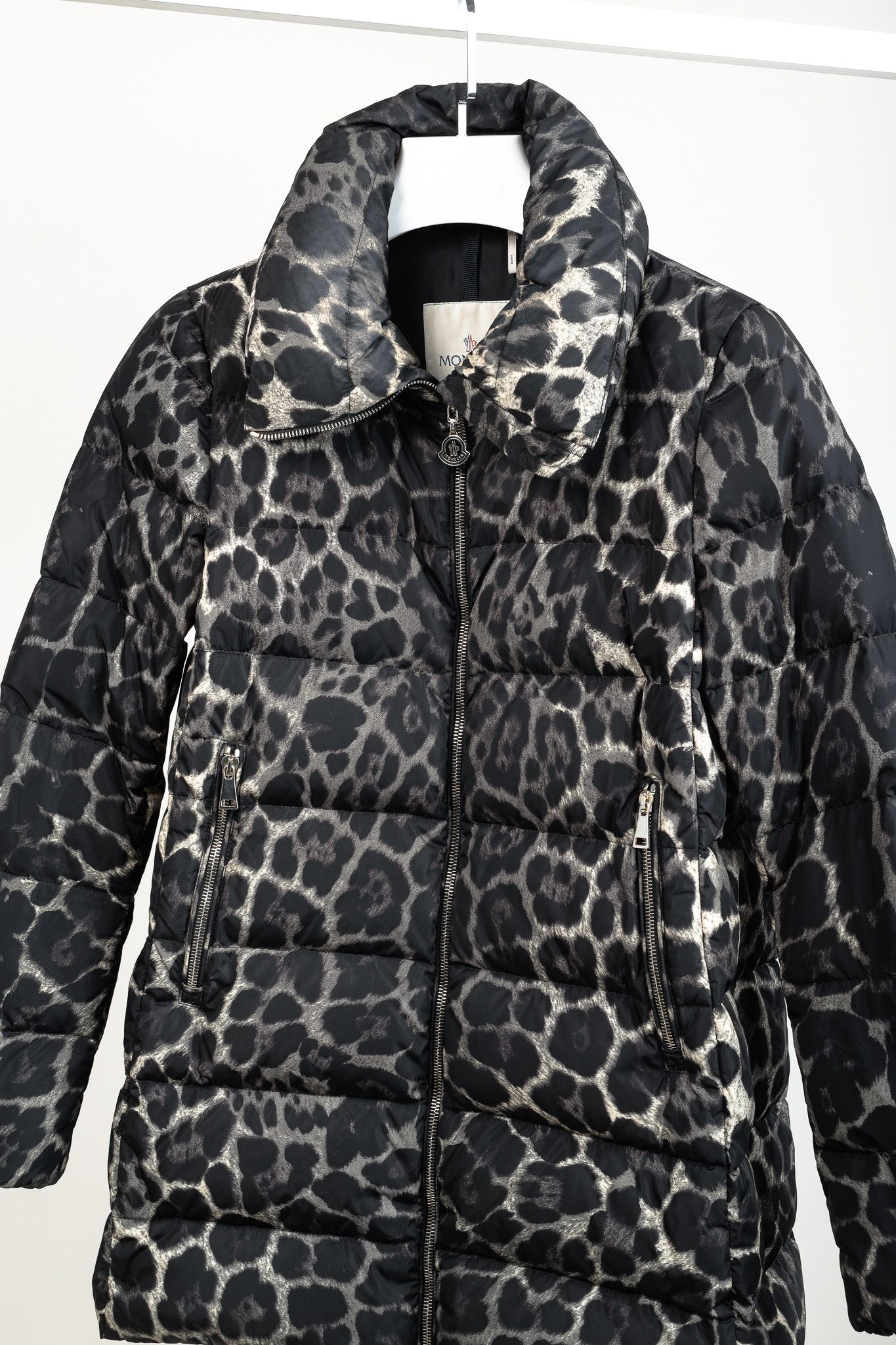 Moncler Moncler Torcelle Black Leopard Puffer Coat Size S / US 4 / IT 40 - 3 Thumbnail
