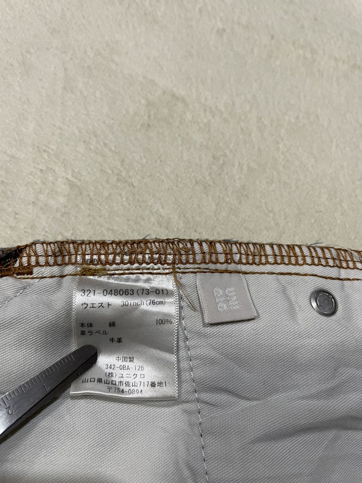 Uniqlo Vintage Uniqlo Straight Cut Distress Ripped Faded Denim Jean Size US 32 / EU 48 - 9 Thumbnail