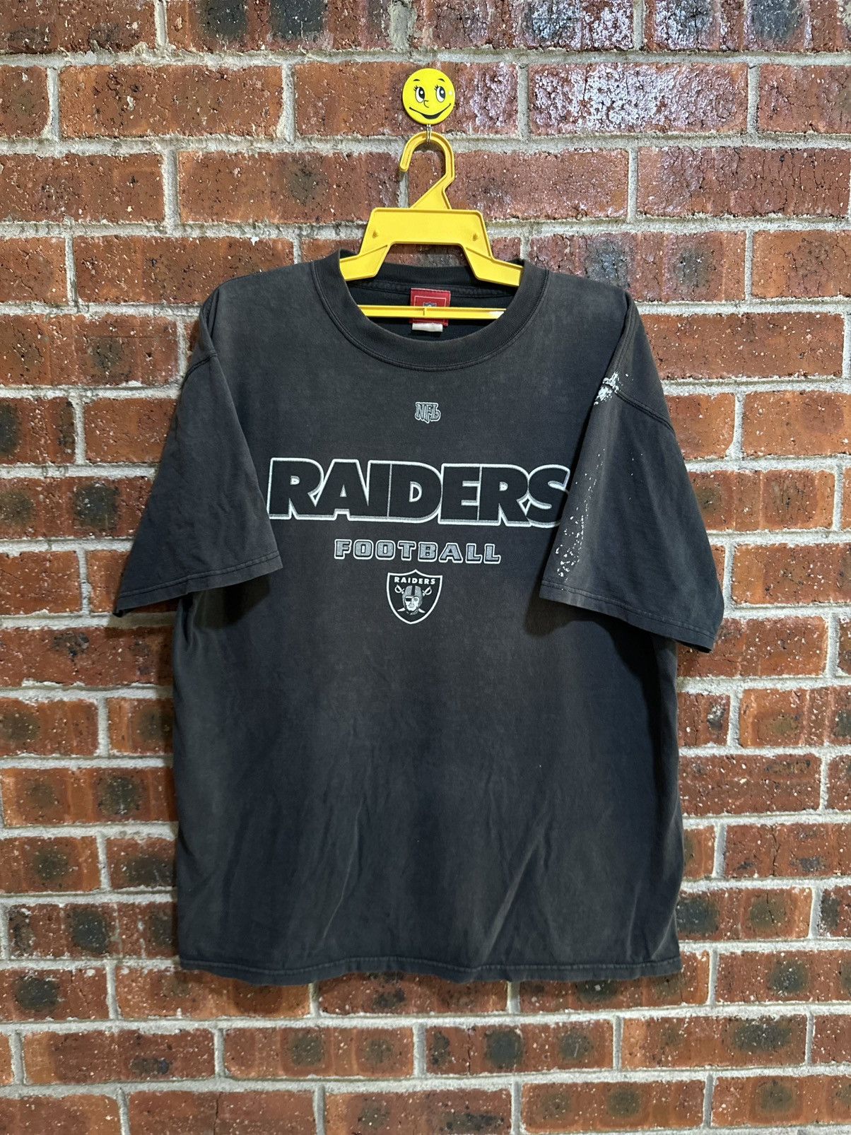 NFL × Vintage Vintage Nfl Raider Football Distress Tee Size US XL / EU 56 / 4 - 1 Thumbnail