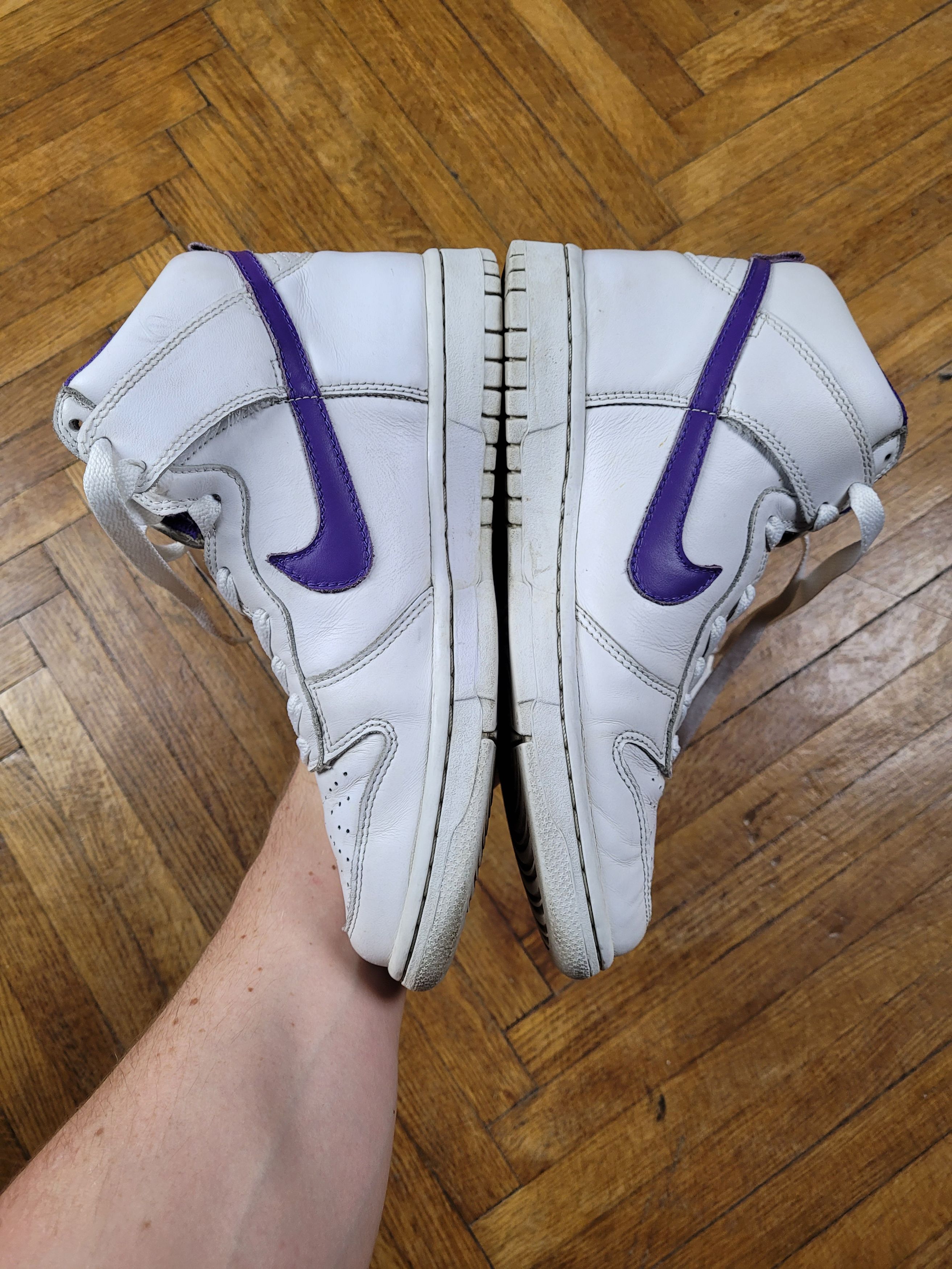 Nike 2009 Vintage Nike Dunk Hi White / Purple Los Angeles Kings Size US 9 / IT 39 - 4 Thumbnail
