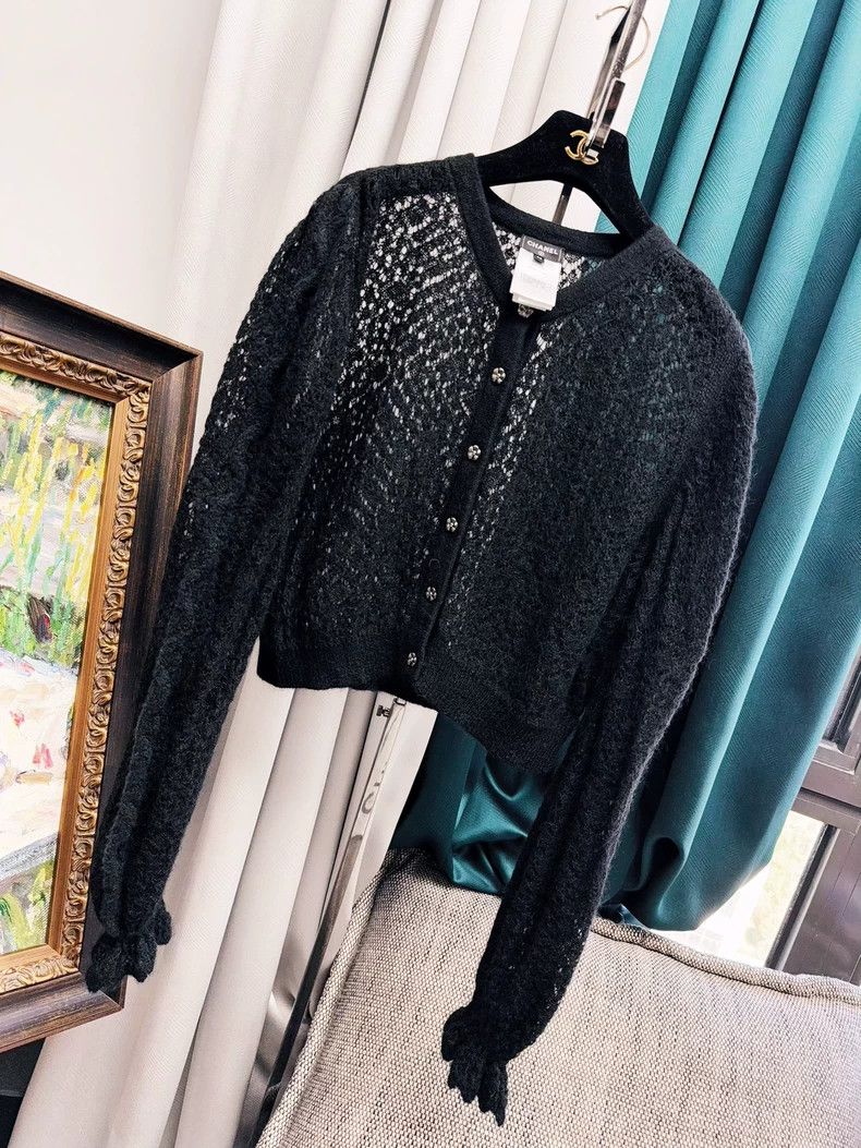 Chanel Chanel 23K autumn and winter black hollow puff sleeve knit Size XS / US 0-2 / IT 36-38 - 1 Thumbnail