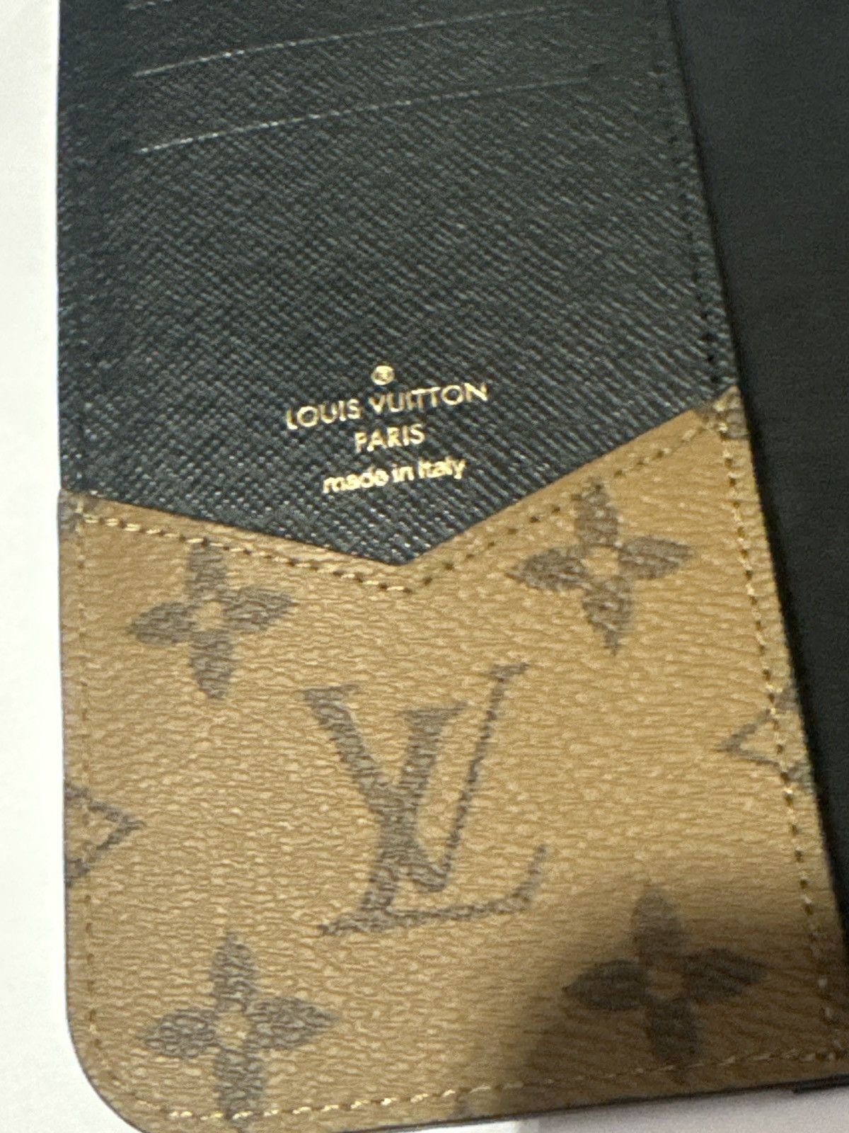Louis Vuitton Louis Vuitton Folio Iphone 14/15 Pro Model ONLY Size ONE SIZE - 5 Thumbnail