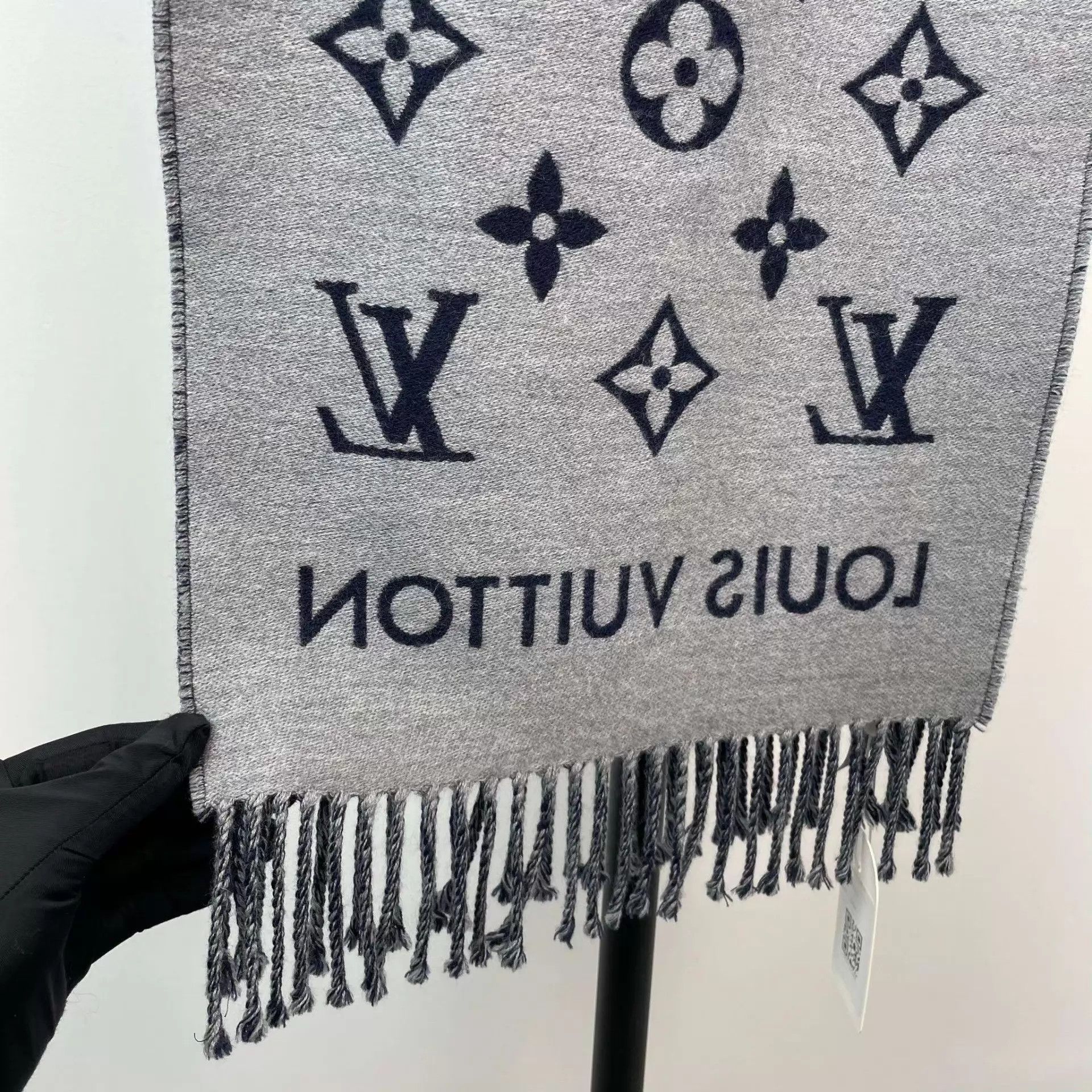Louis Vuitton LV 98 New Blue Gray Colorblock Scarf Size ONE SIZE - 4 Thumbnail