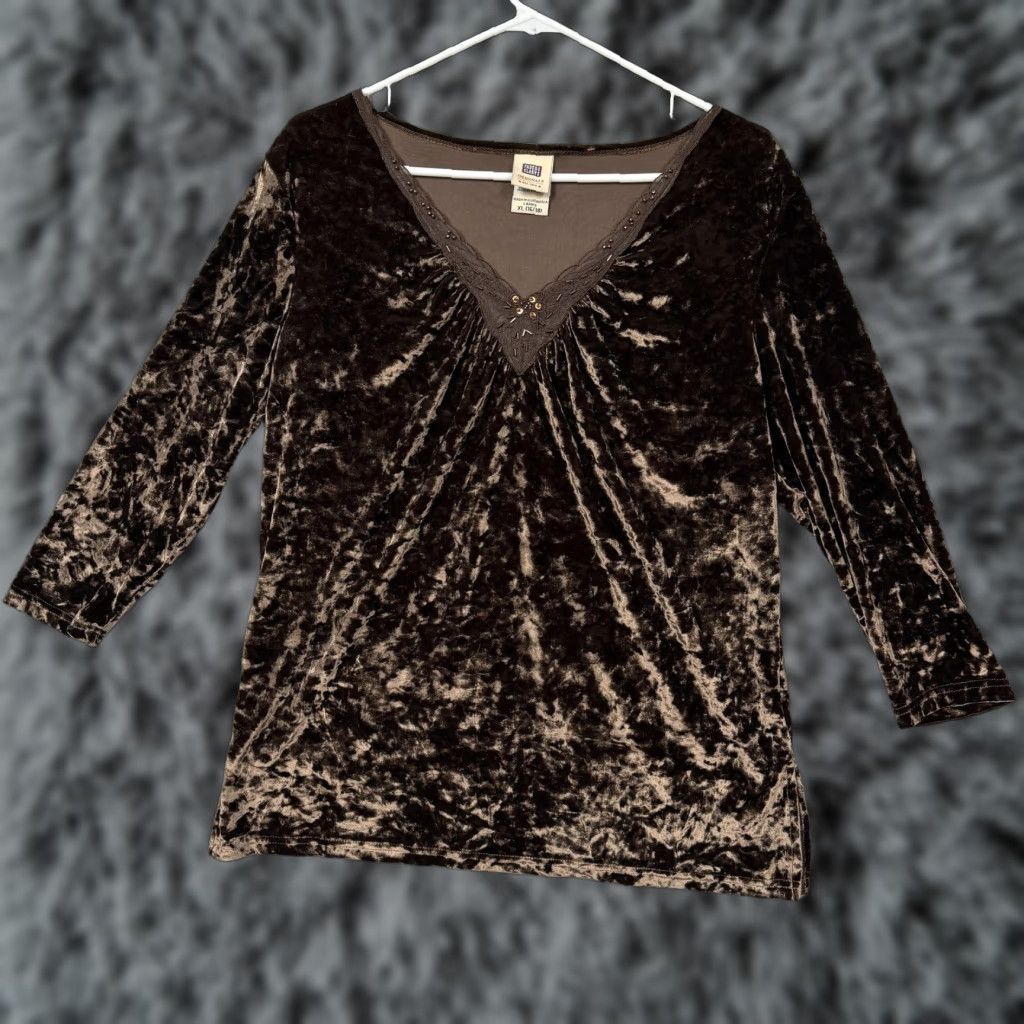 Faded Glory VINTAGE Brown Velvet Beaded Top XL Womens Blouse 3/4 Sleeve V-Neck Beaded 90s Gothic Grunge Whimsigoth Romantic Indie Sleaze Size XL / US 12-14 / IT 48-50 - 1 Thumbnail