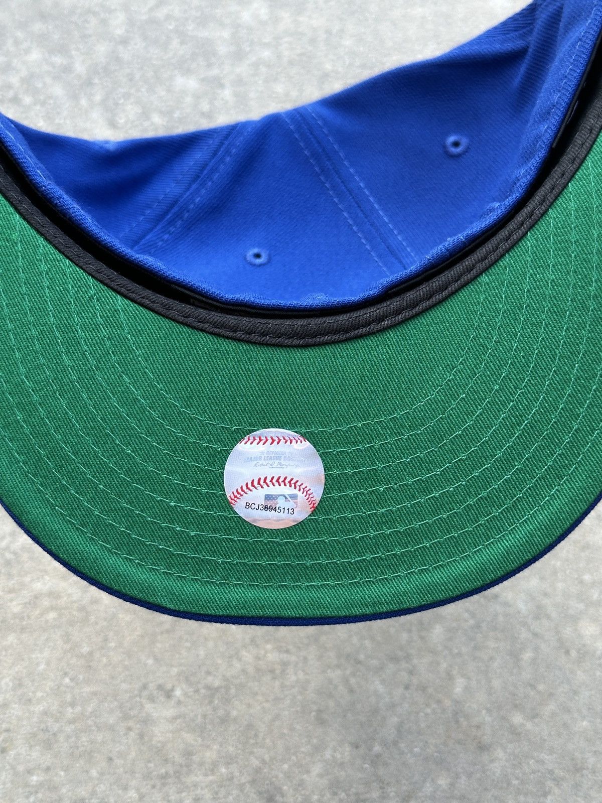 MLB × New Era Texas Rangers Two Tone Script Fitted Hat 7 1/4 95 North NBA Size ONE SIZE - 3 Thumbnail