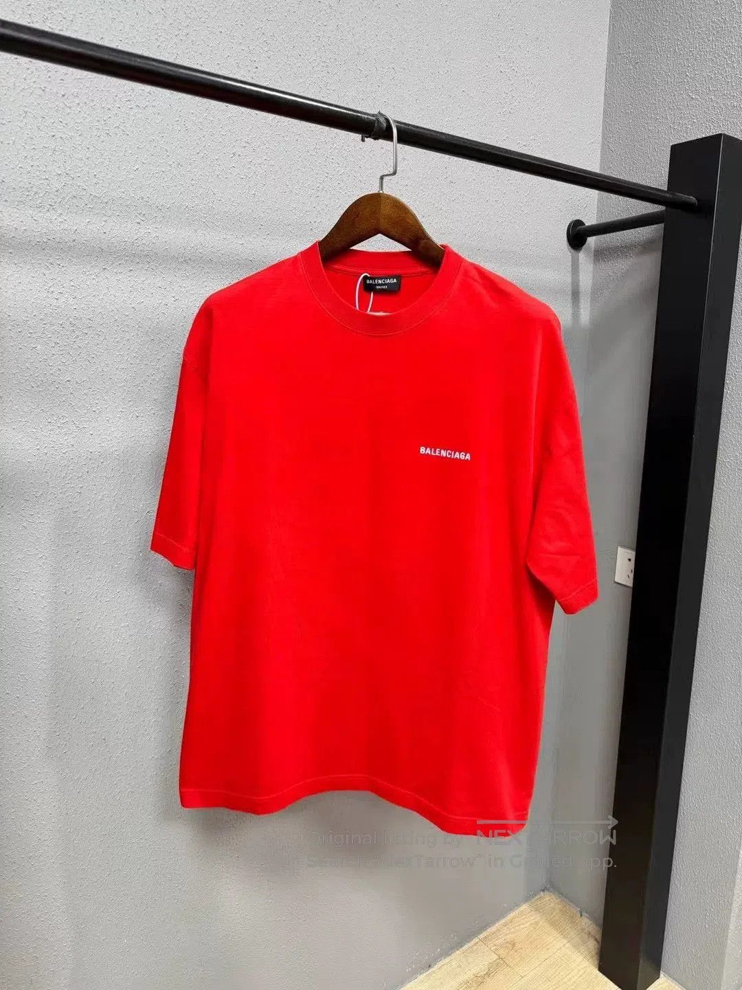 Balenciaga balenciaga red logo short sleeve t-shirt. Size US L / EU 52-54 / 3 - 1 Thumbnail