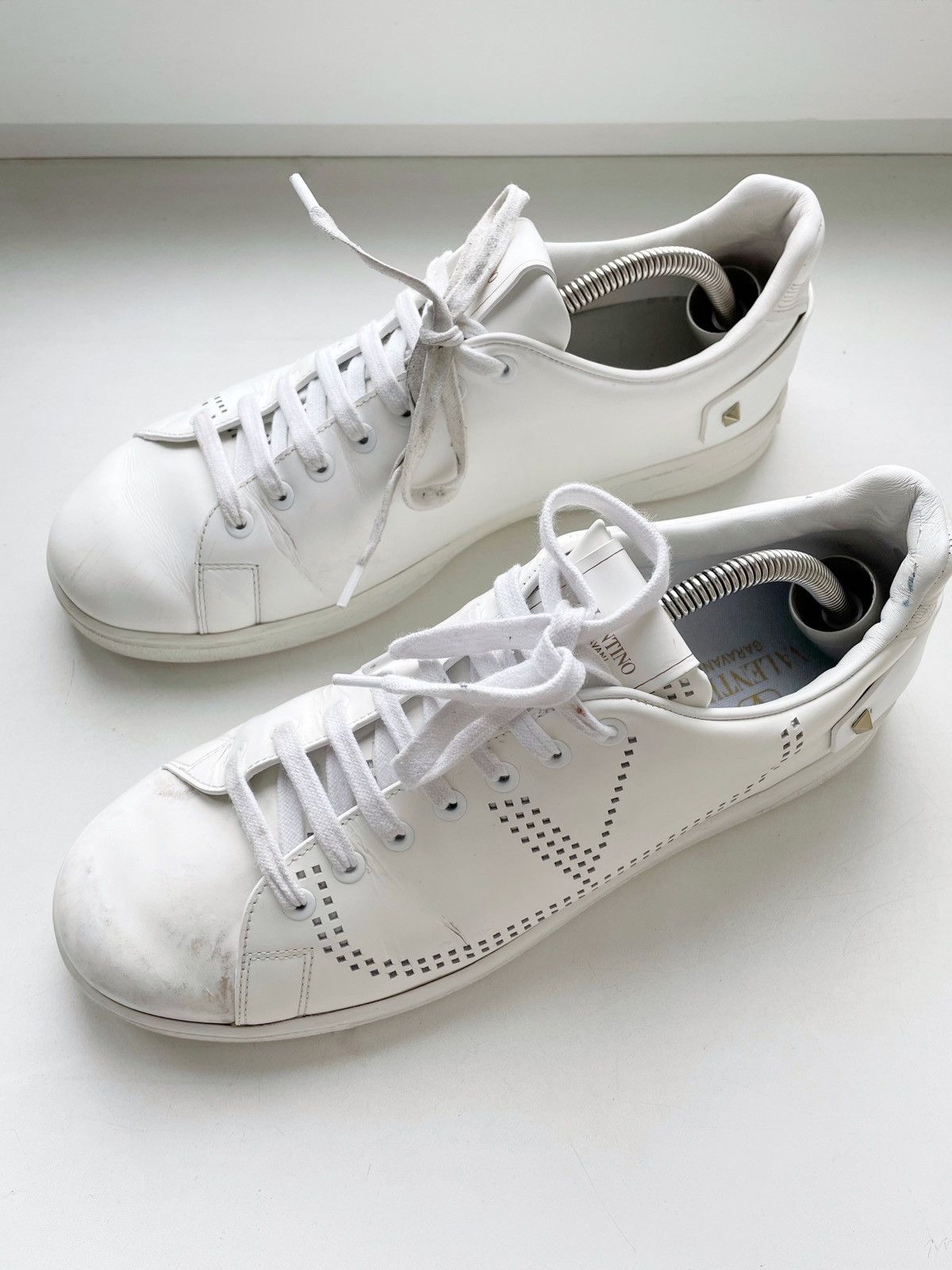 Valentino Valentino Garavani Men Basic White Leather Shoes Backnet 42 Size US 9 / EU 42 - 2 Thumbnail