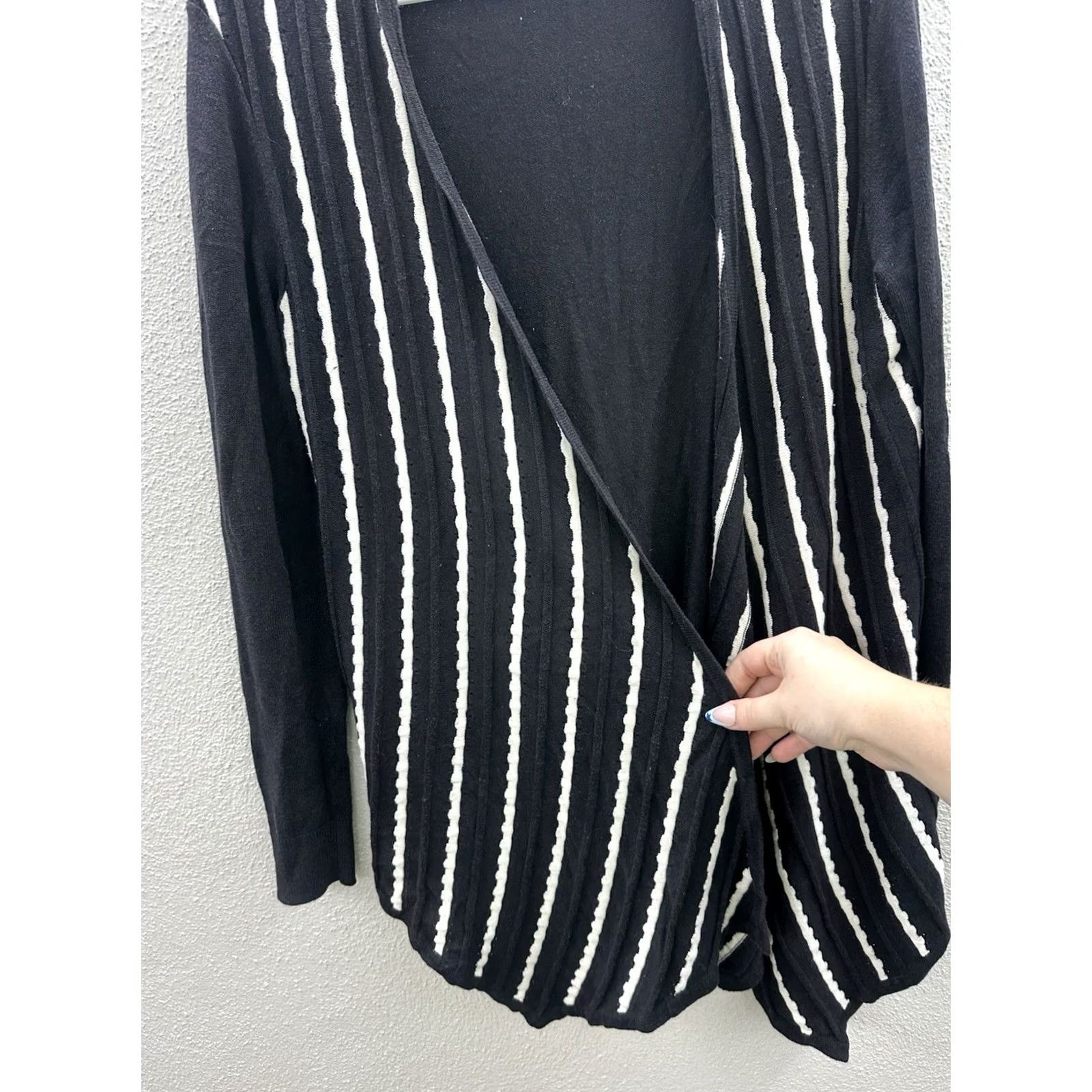 Ellen Tracy Ellen Tracy Cardigian Womens Size XS Black White Strip Long Sleeve Open Front Size XS / US 0-2 / IT 36-38 - 3 Thumbnail