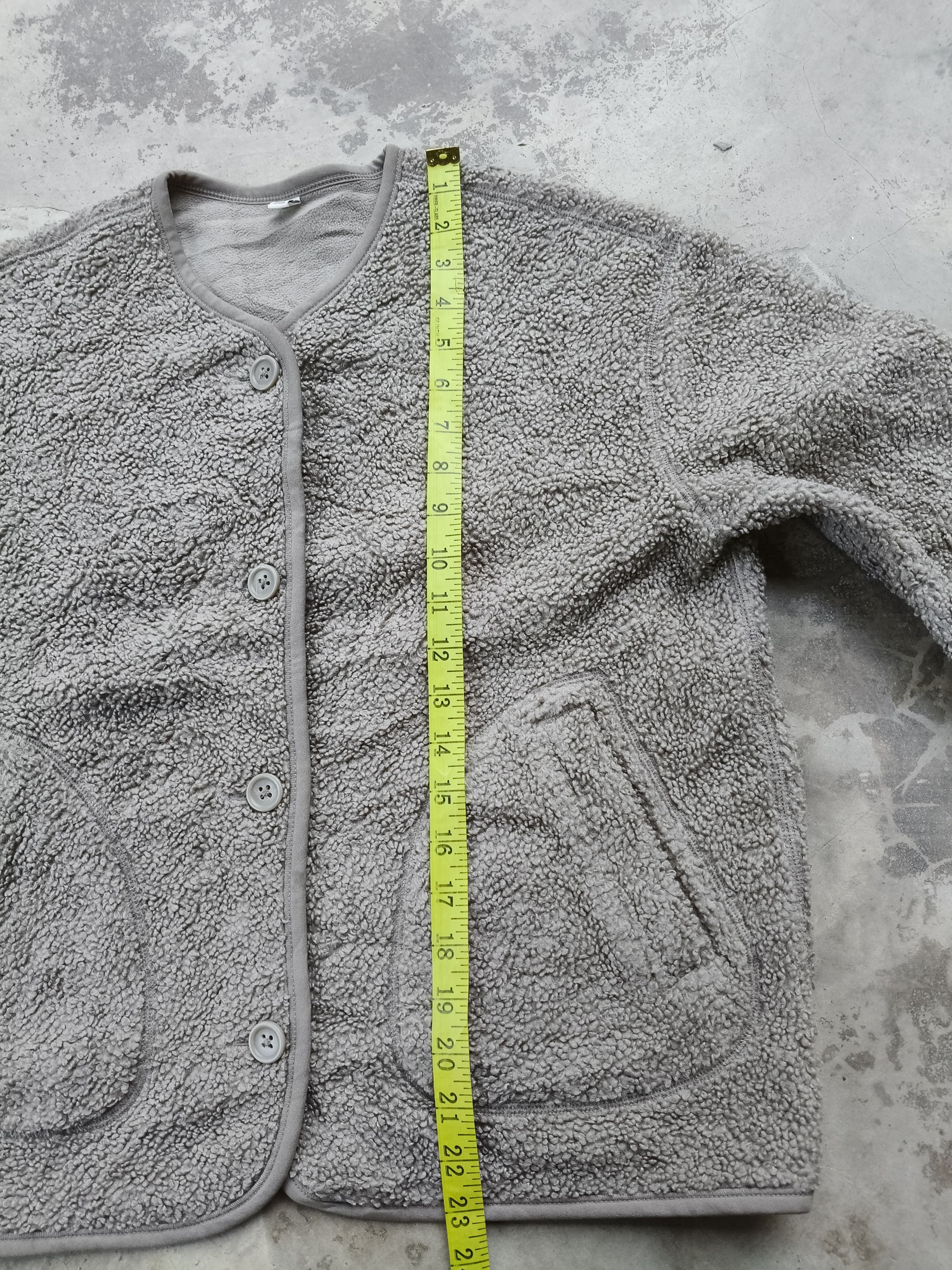 Uniqlo Uniqlo fleece Button Cardigan Size L / US 10 / IT 46 - 12 Thumbnail