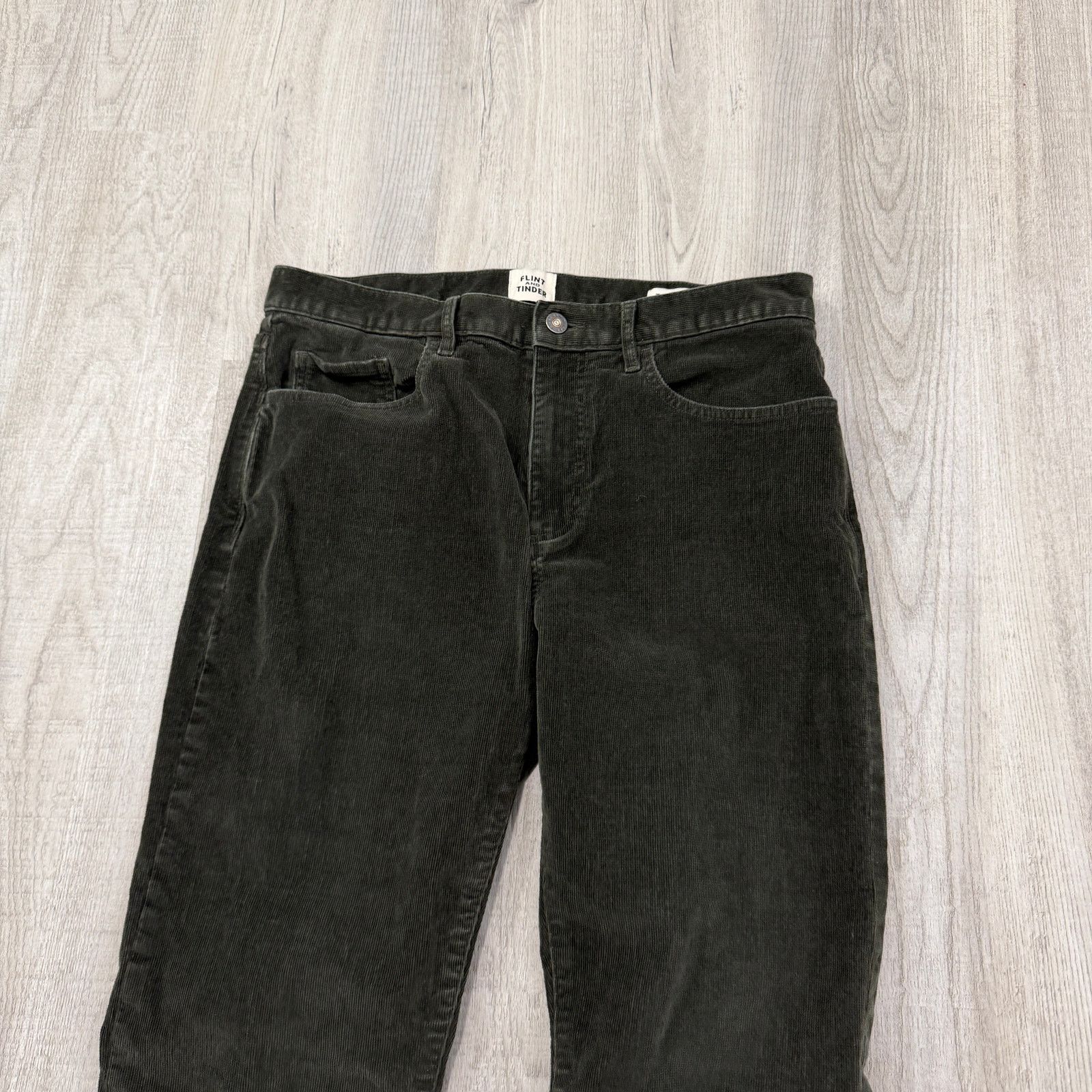Flint And Tinder Flint And Tinder Corduroy Pants Men's 32x32 Green Tapered Size US 32 / EU 48 - 2 Thumbnail